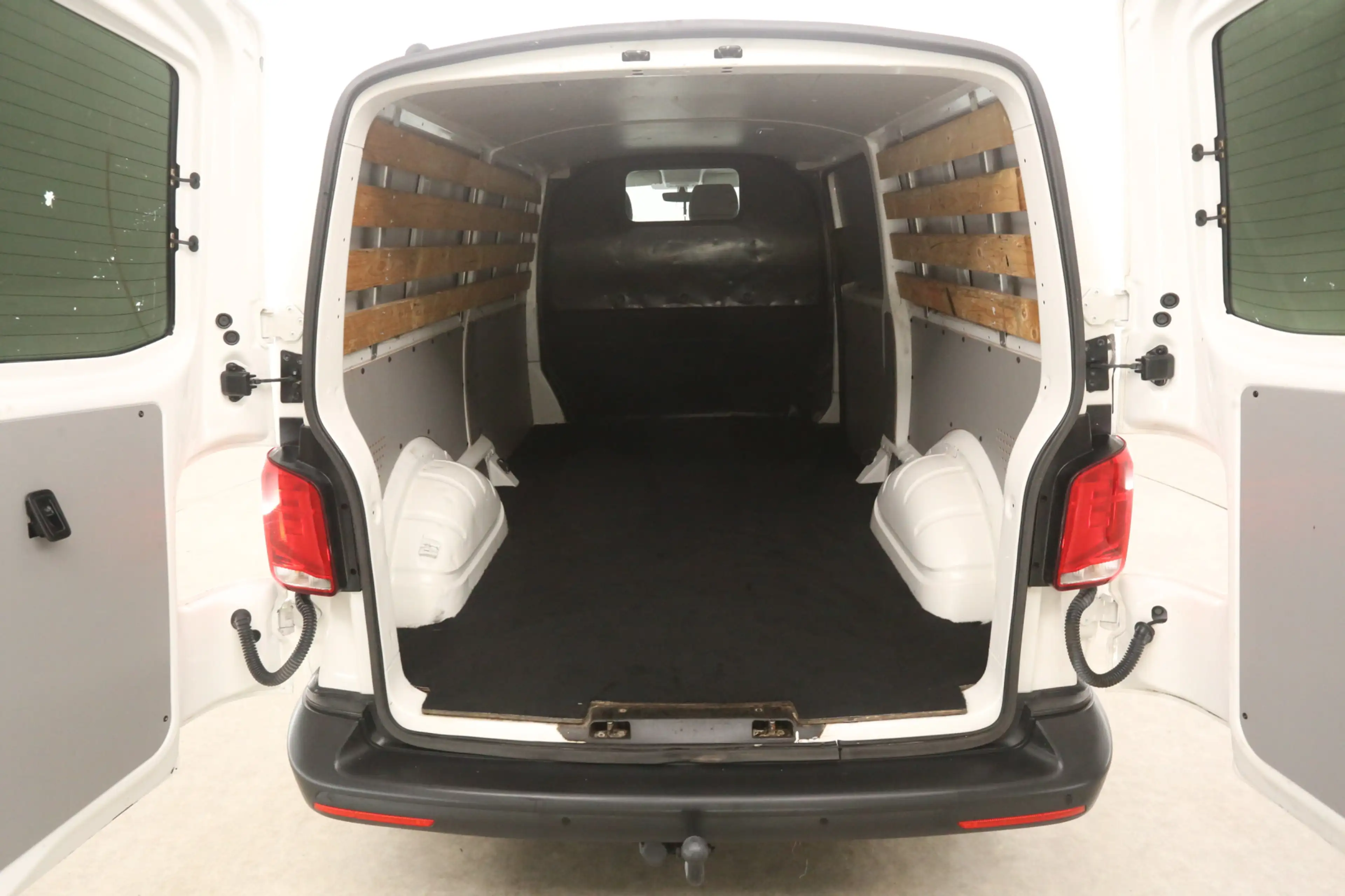 Volkswagen T6.1 Transporter 2.0 TDI L2H1 150PK | Airco | Cruise | Carplay | 3 — photo 3