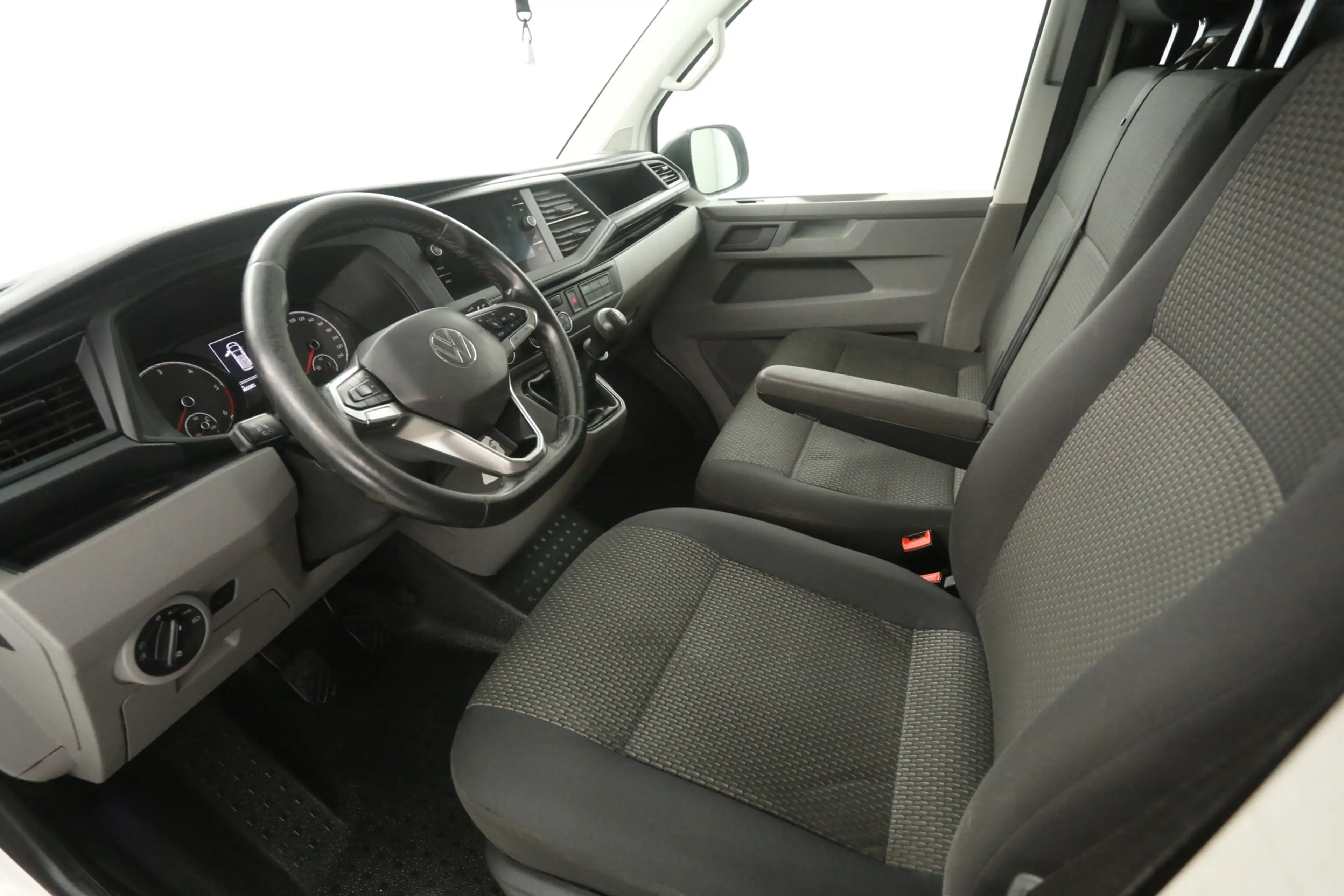 Volkswagen T6.1 Transporter 2.0 TDI L2H1 150PK | Airco | Cruise | Carplay | 3 — photo 21