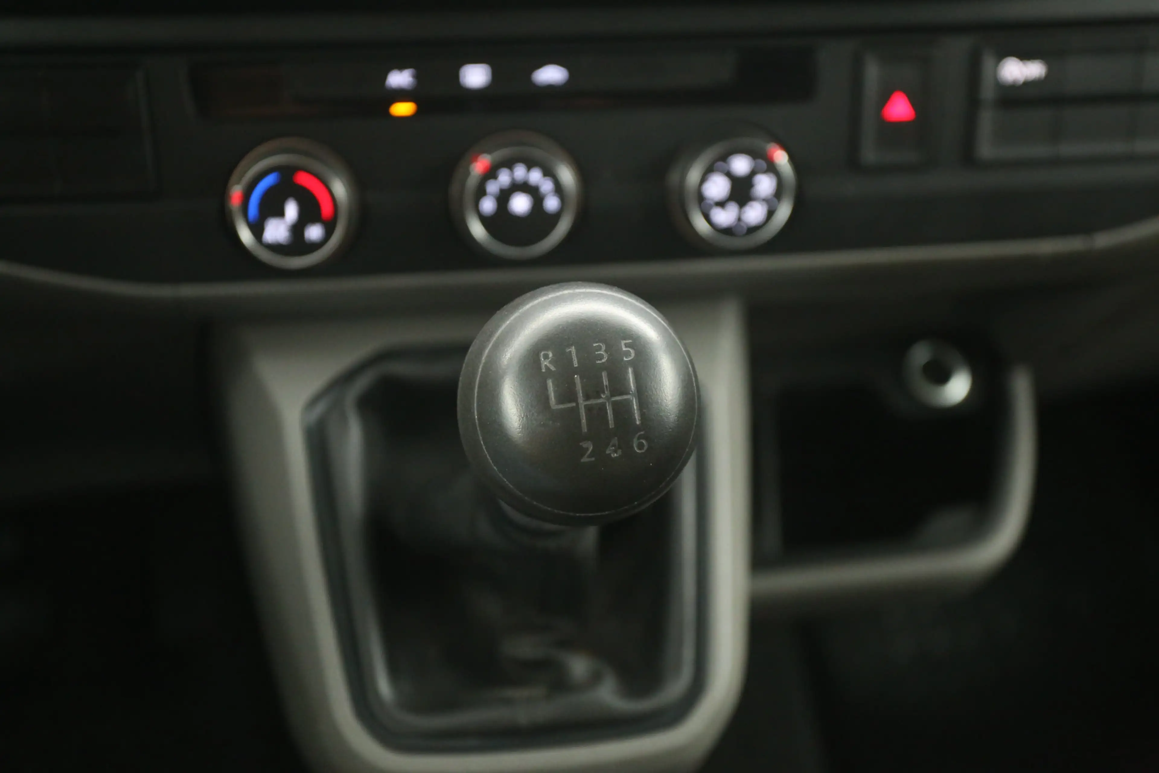 Volkswagen T6.1 Transporter 2.0 TDI L2H1 150PK | Airco | Cruise | Carplay | 3 — photo 20
