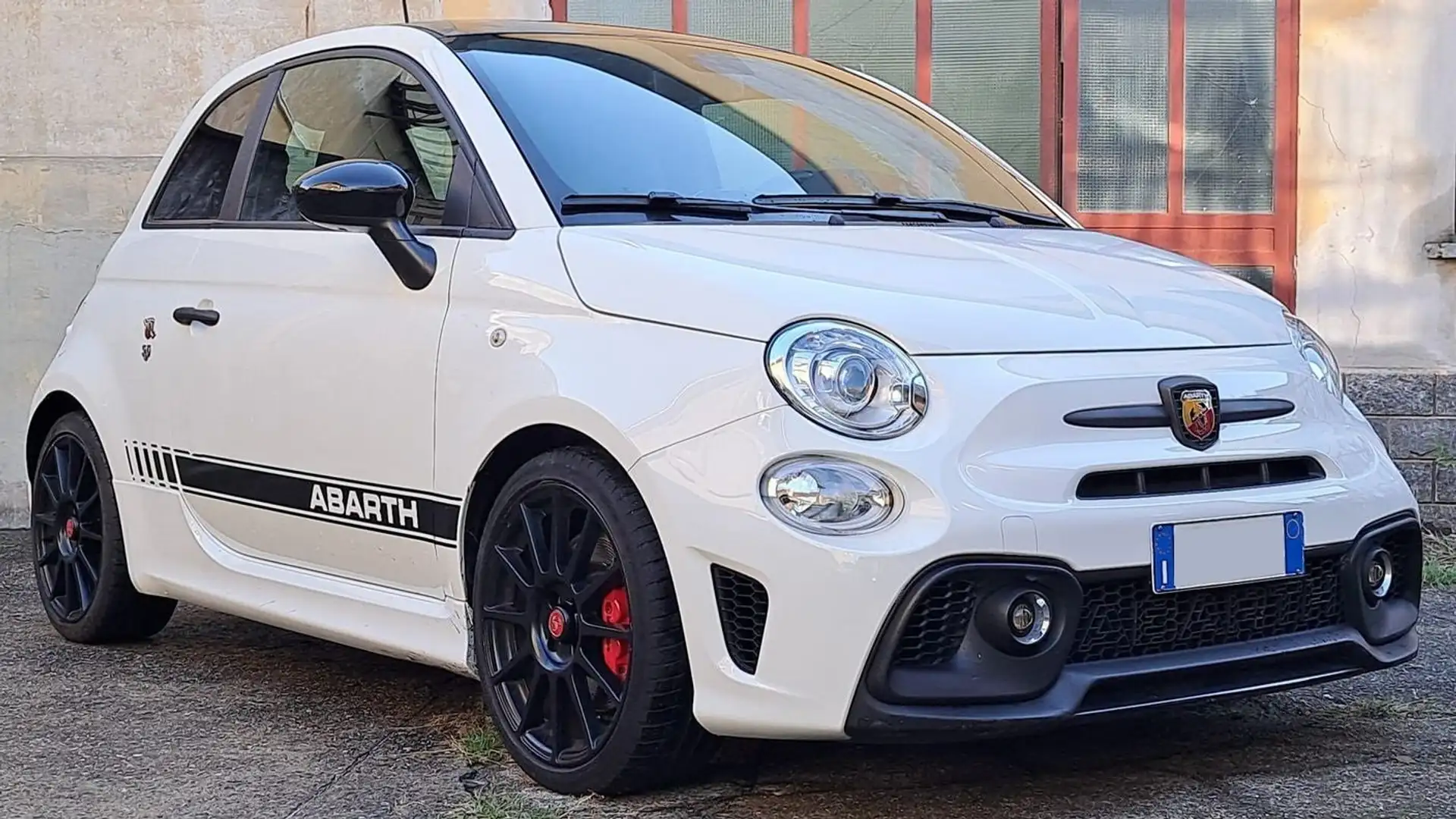 Abarth 595 1.4 T-JET ESSEESSE * AKRAPOVIC * Wit - 2