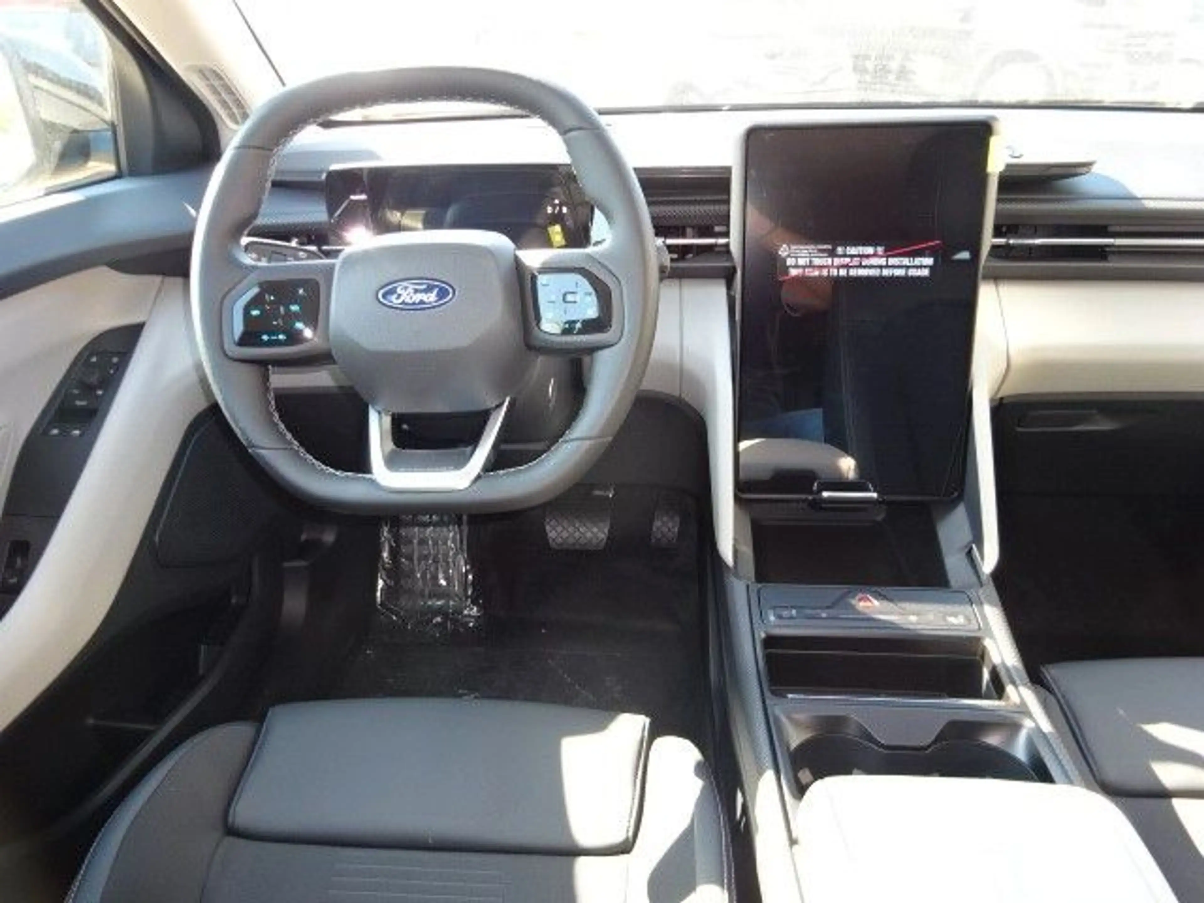 Ford Explorer Premium Extended Range 77kWh RWD — photo 12
