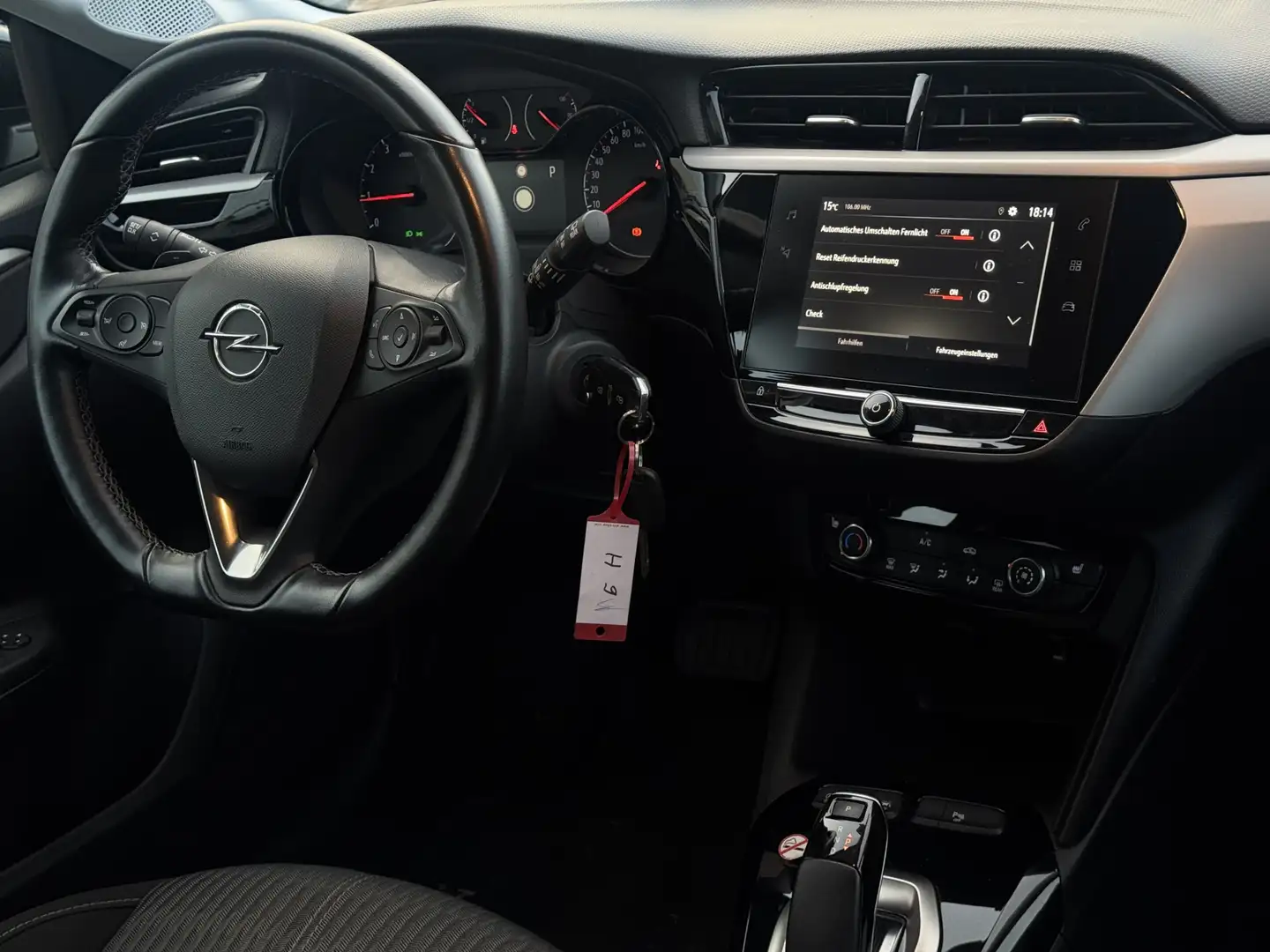 Opel Corsa 1.2 Edition Zwart - 2