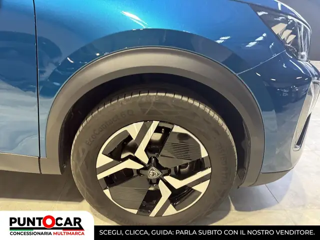 Peugeot 2008 view 5