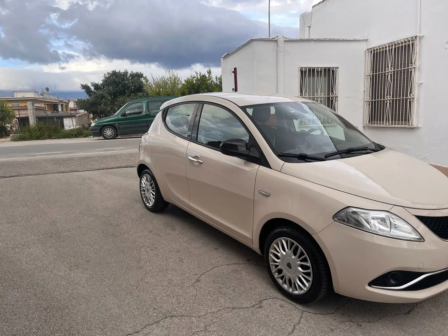 Lancia Ypsilon 1.2 GPL DI SERIE  KW.51.00 FULL OPTIONAL 2017 Beige - 2
