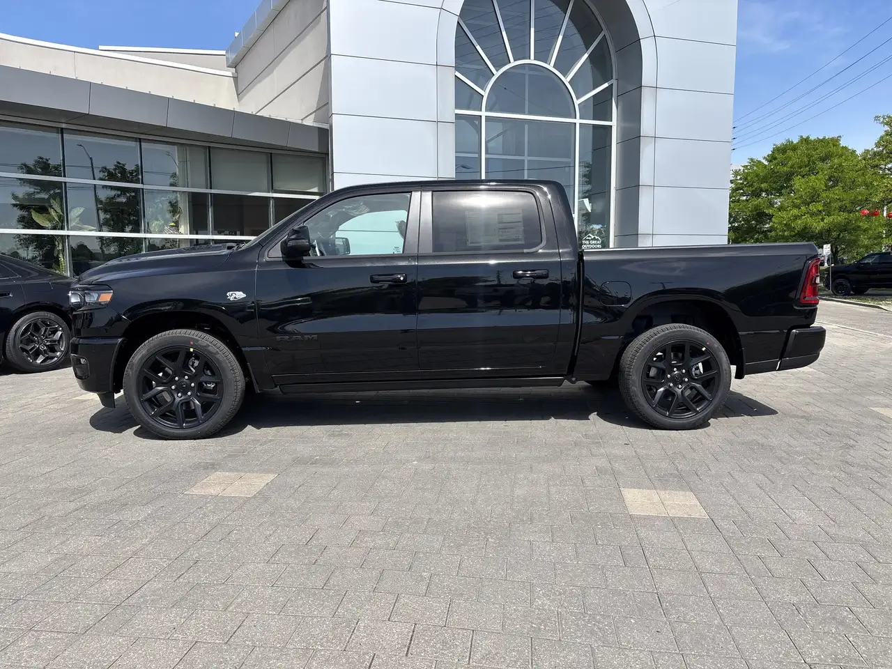 RAM 1500 снимка RAM 1500