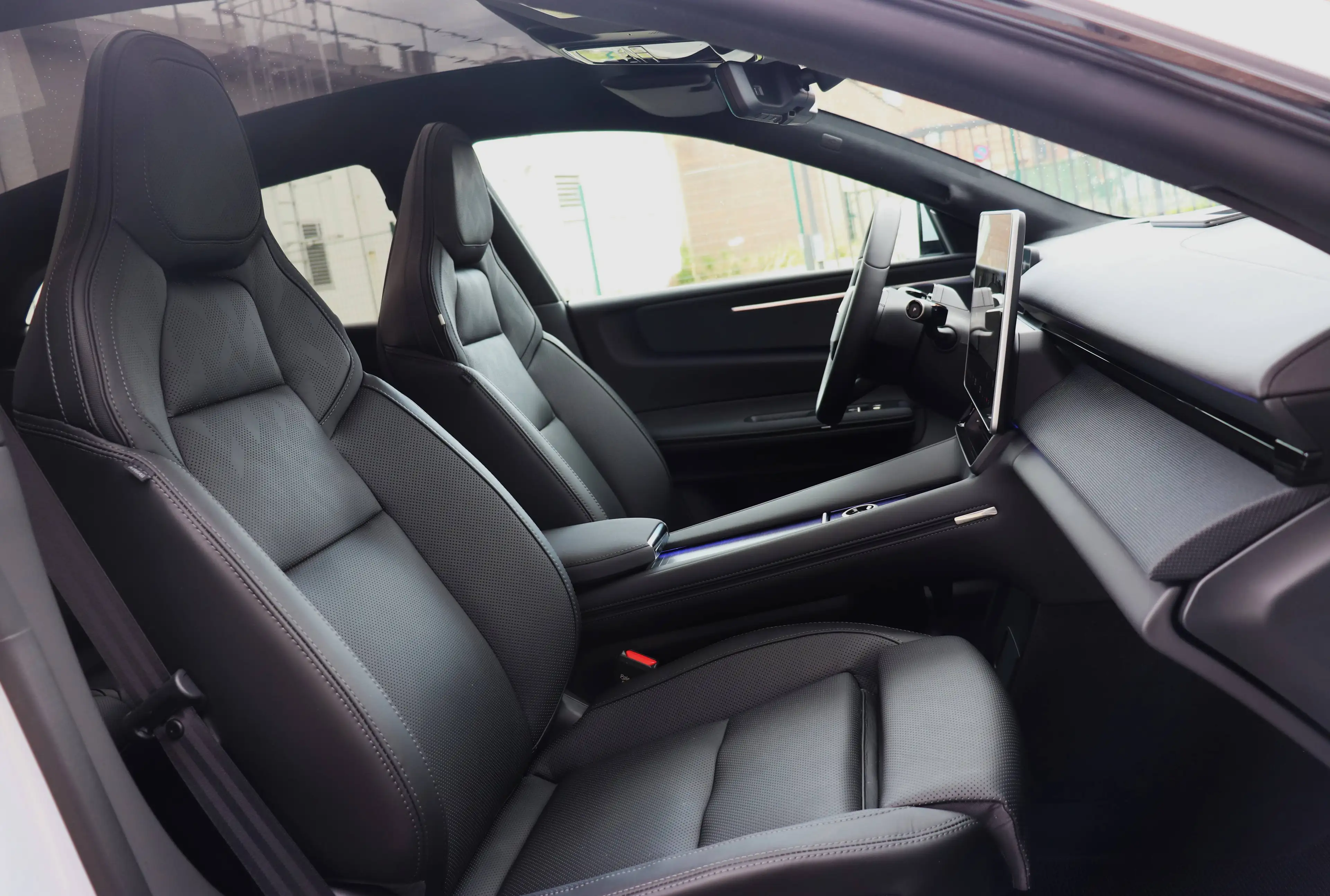 Polestar 4 100 kWh Long Range Dual Motor - Plus&Pilot/NappaLeather/TintedWindow/21"/SOH=99,7%/NEW!!! — photo 27