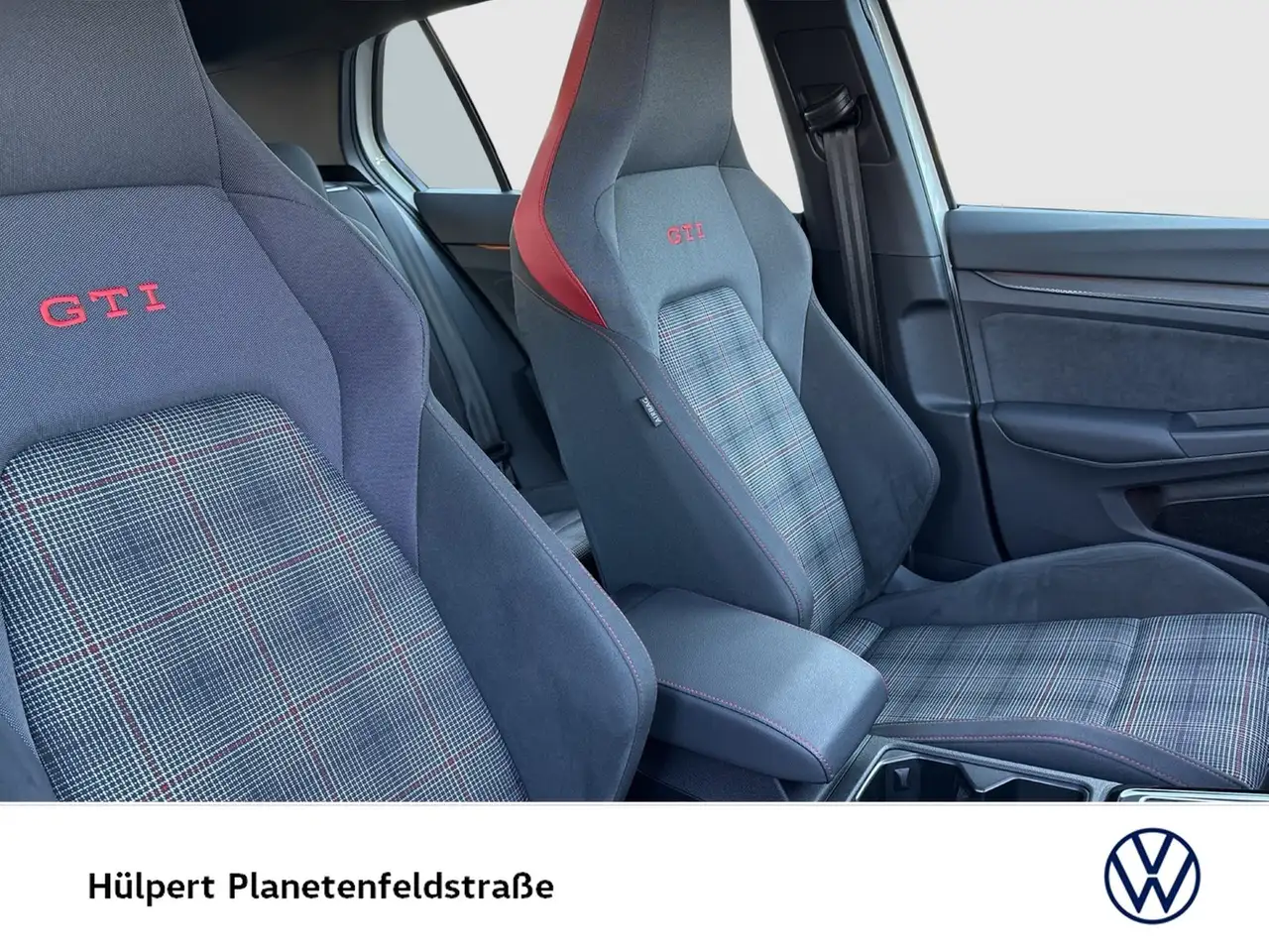 Volkswagen Golf VIII 2.0 GTI PANO NAVI LED+ LM17 CARPLAY 9