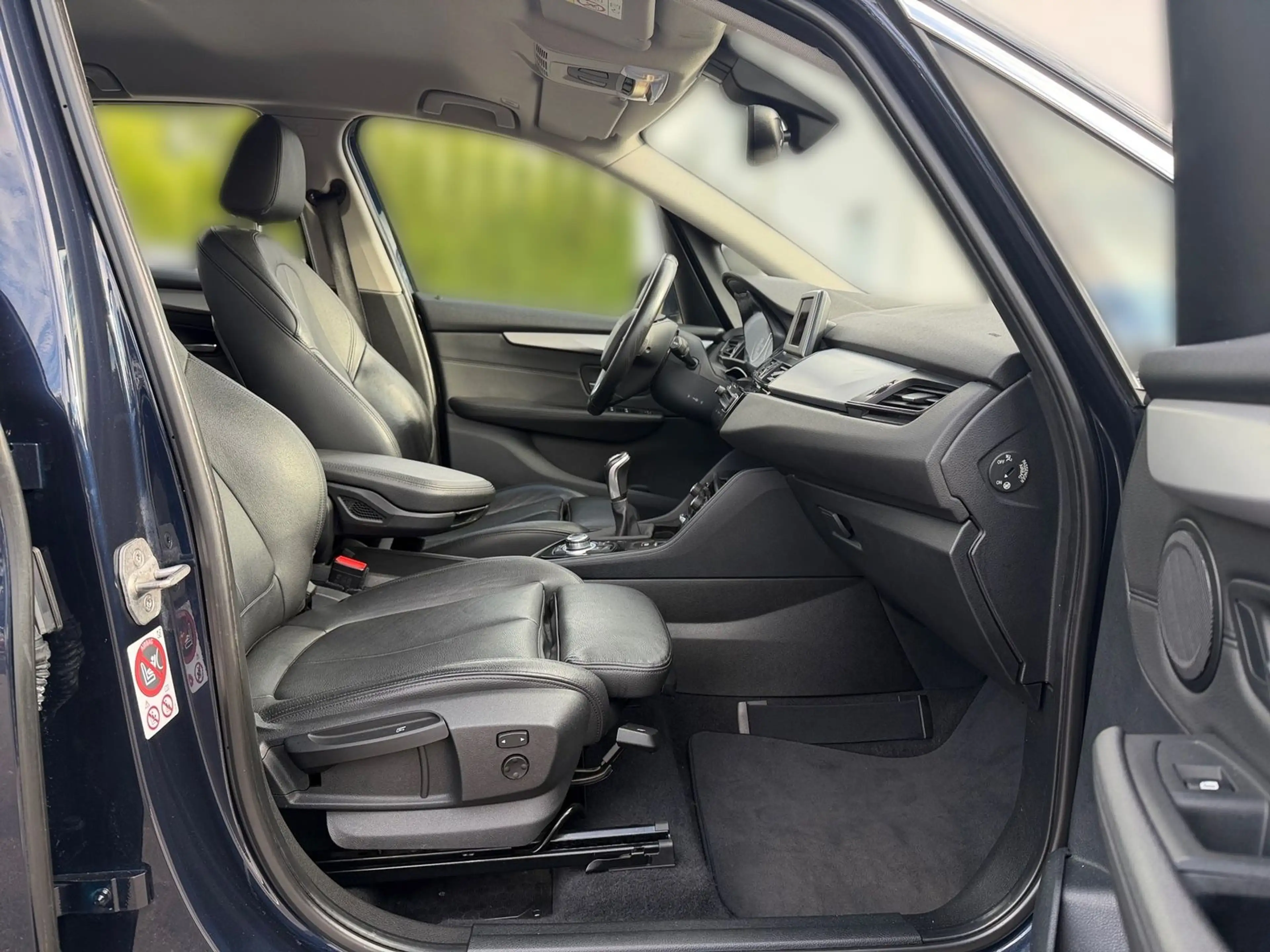 BMW 218 Navi AHK PDC Tempomat Leder — photo 15