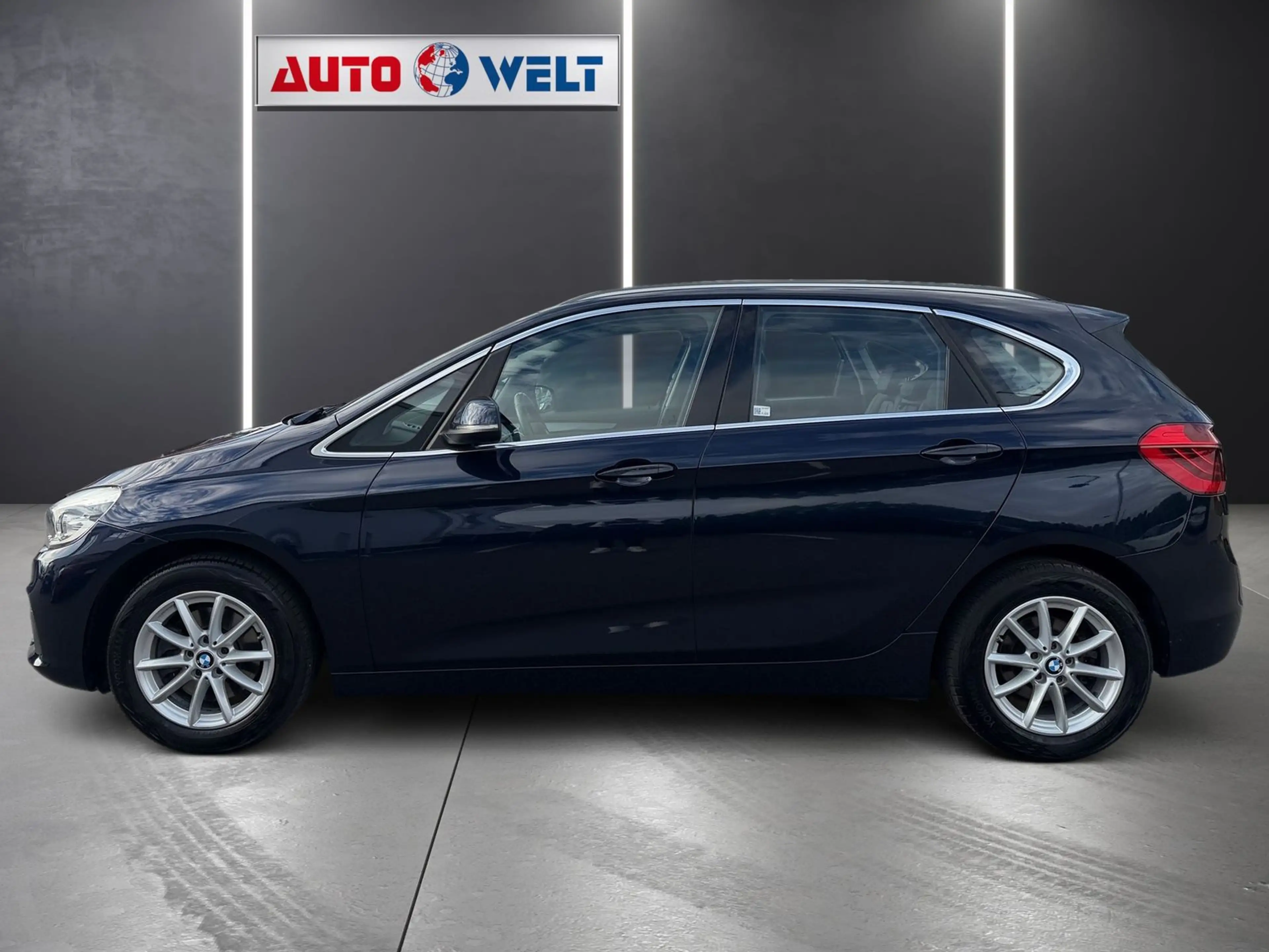 BMW 218 Navi AHK PDC Tempomat Leder — photo 6