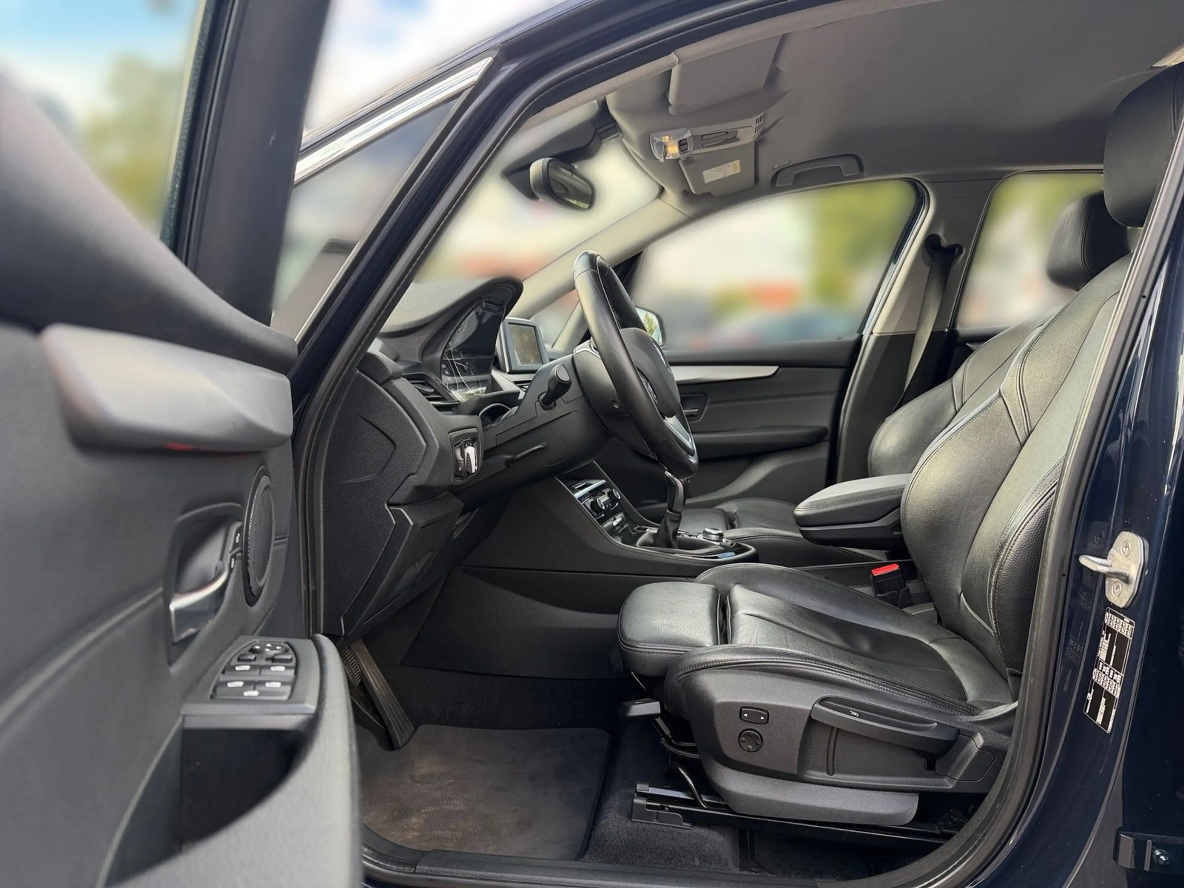 BMW 218 Navi AHK PDC Tempomat Leder — photo 10