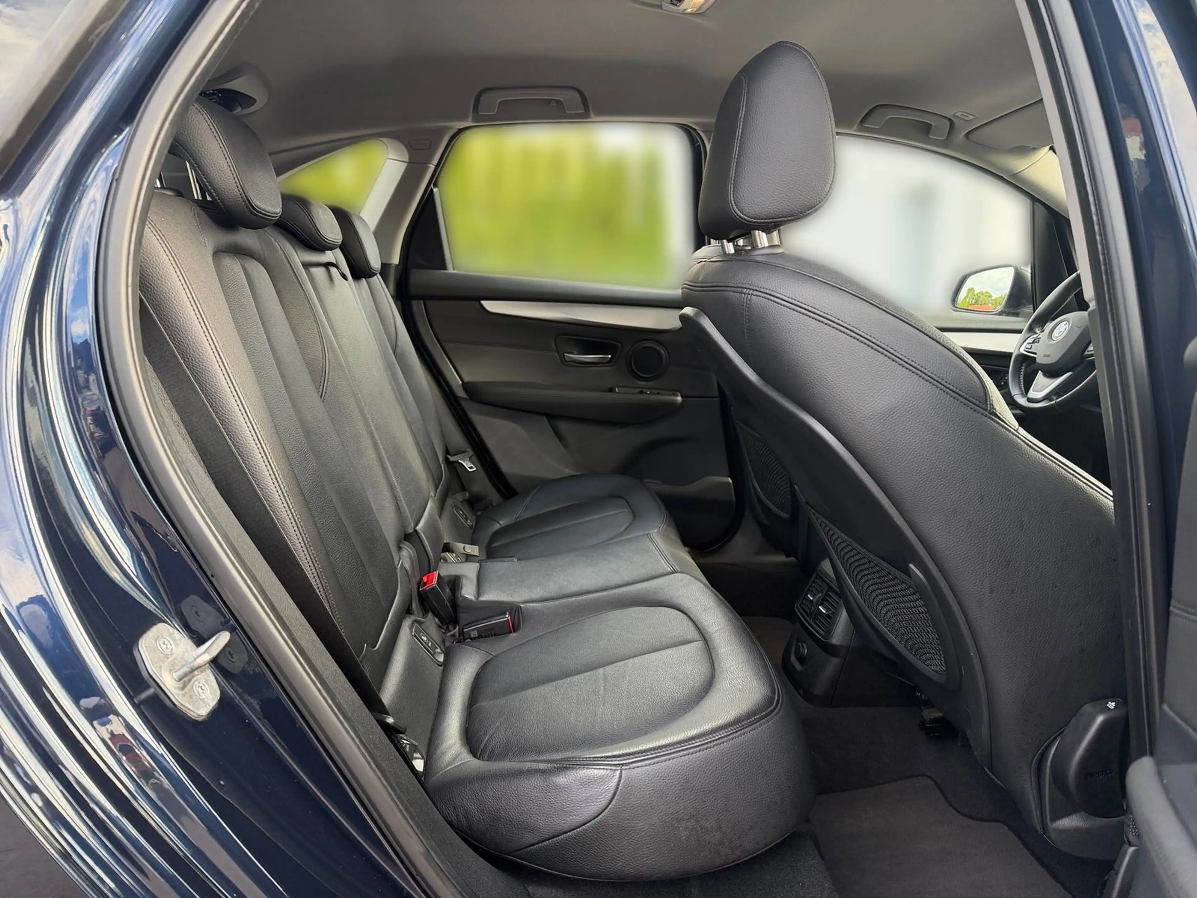 BMW 218 Navi AHK PDC Tempomat Leder — photo 13
