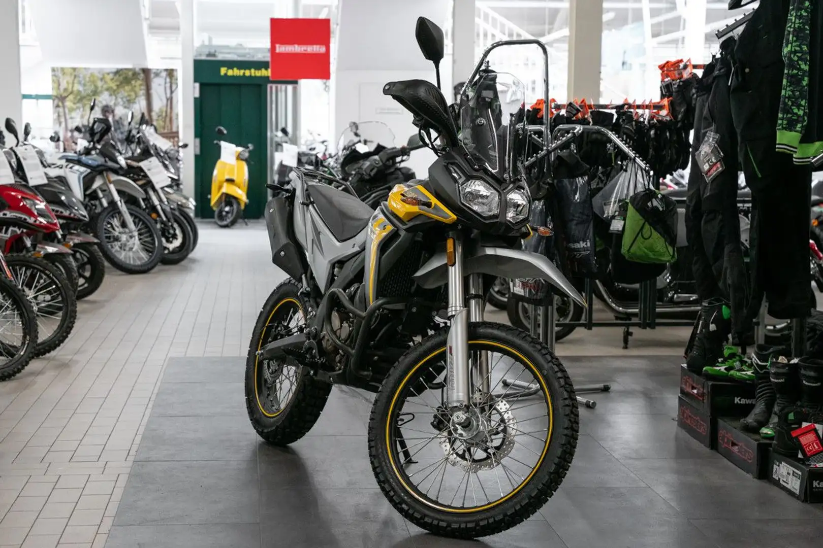 Voge 300R ally, sofort lieferbar, Lieferservice Gelb - 2