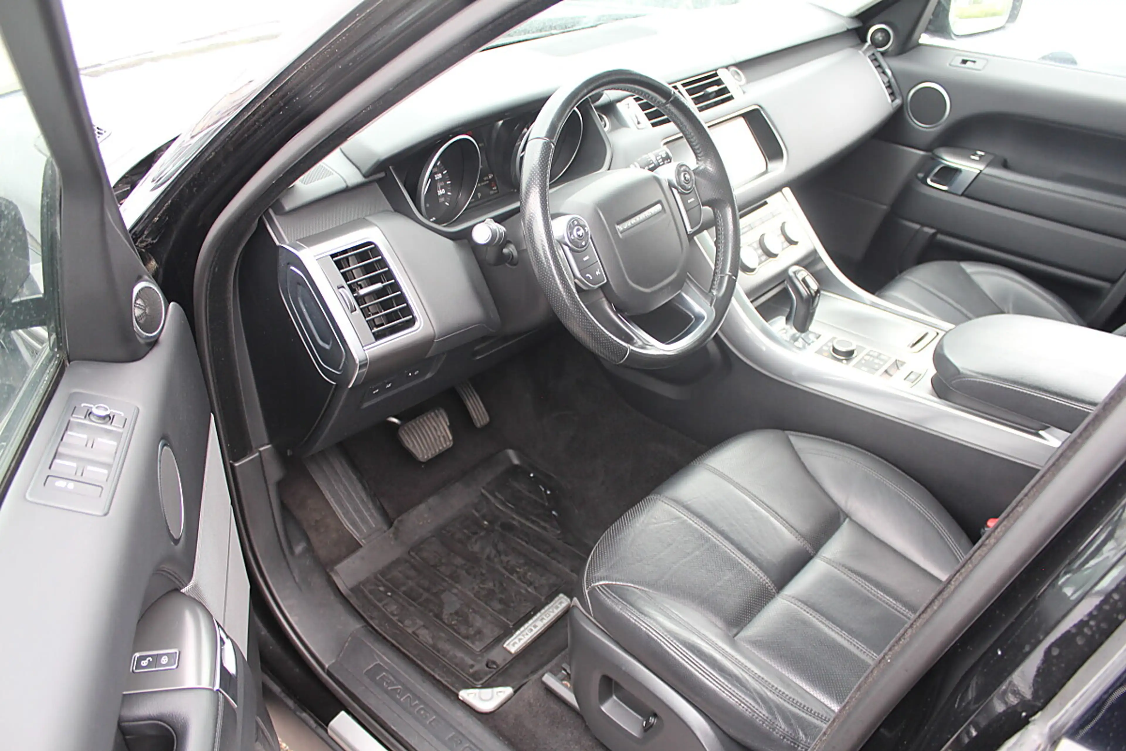 Land Rover Range Rover Sport 3,0 TDV6 SE — photo 4