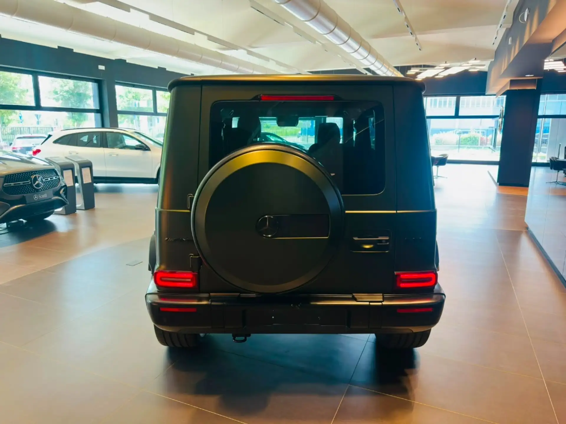 벤츠 -AMG G 63 2026 청록 사진 6