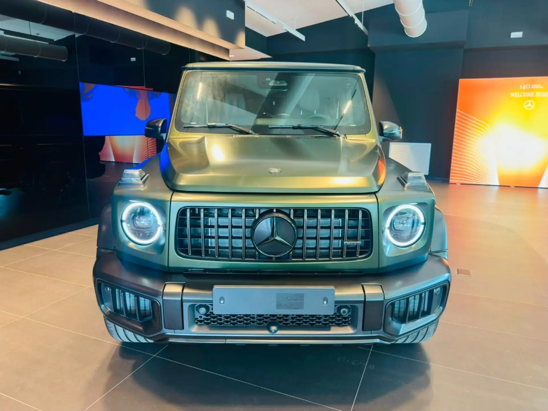 벤츠 -AMG G 63 2026 청록 사진 4