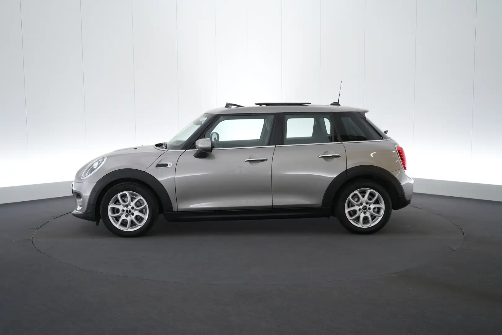 MINI Cooper 1.5 OPF LED GPS PDC OD/TO Sportzetels Beige - 2