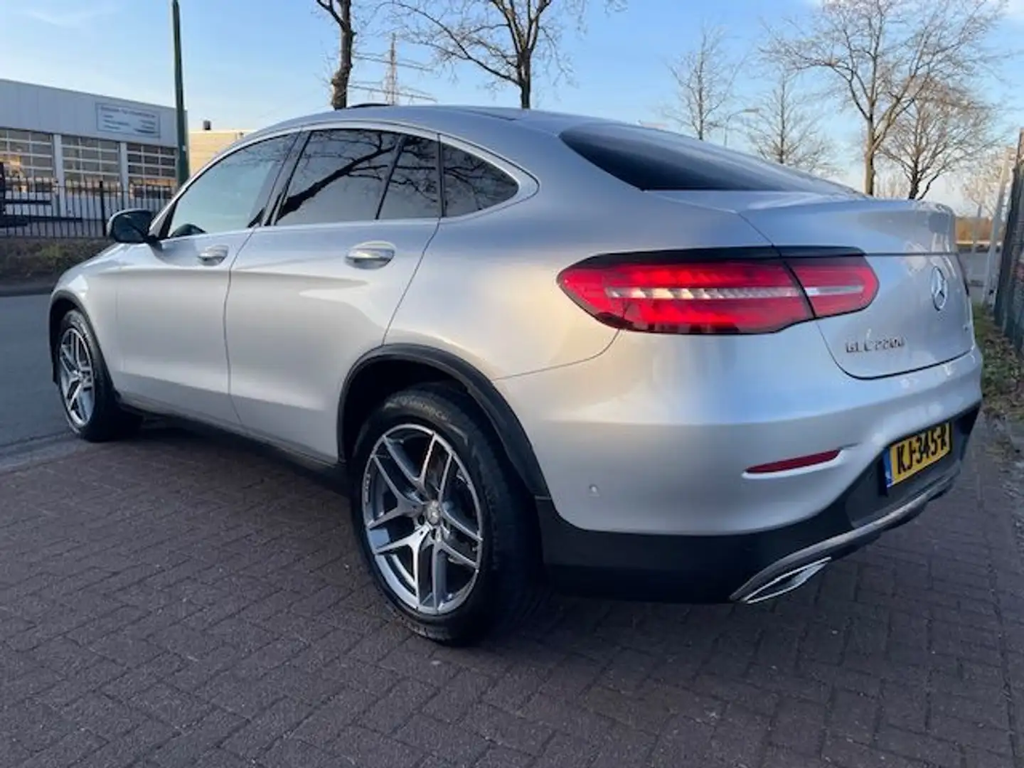 Mercedes-Benz GLC 220 Coupé d 4MATIC Ambition Airco/ECC,Navigatie,Camera Grijs - 2