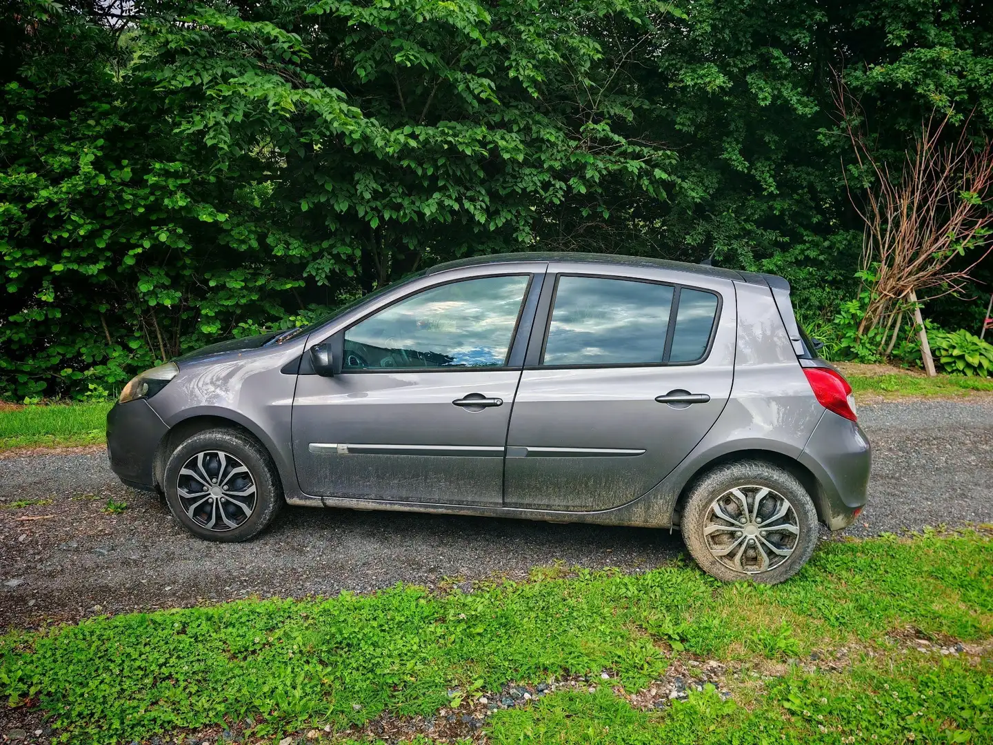 Renault Clio Emotion dCi DPF - 2