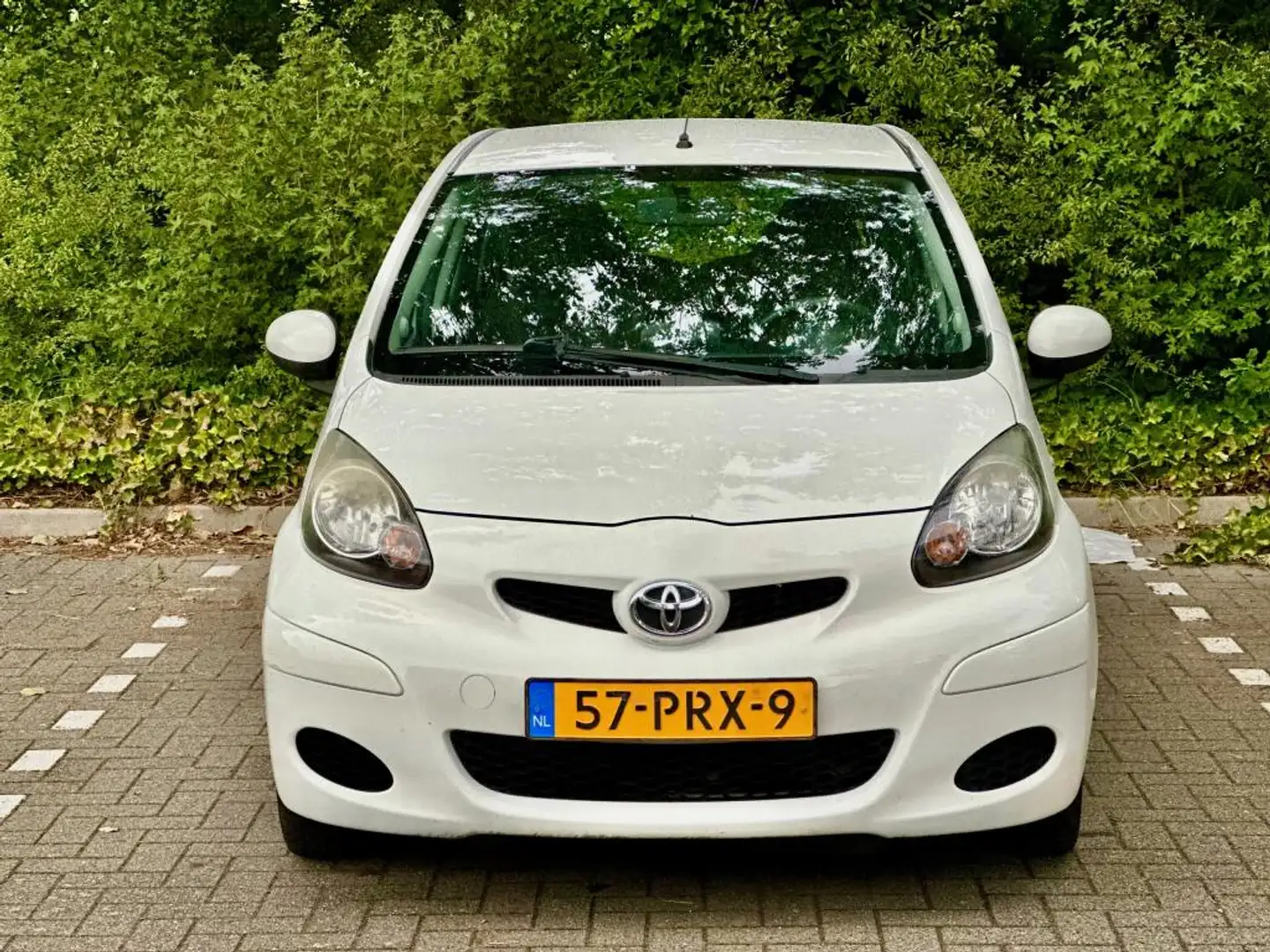 Toyota Aygo 1.0-12V Comfort Navigator | Airco | NEW APK! White - 2