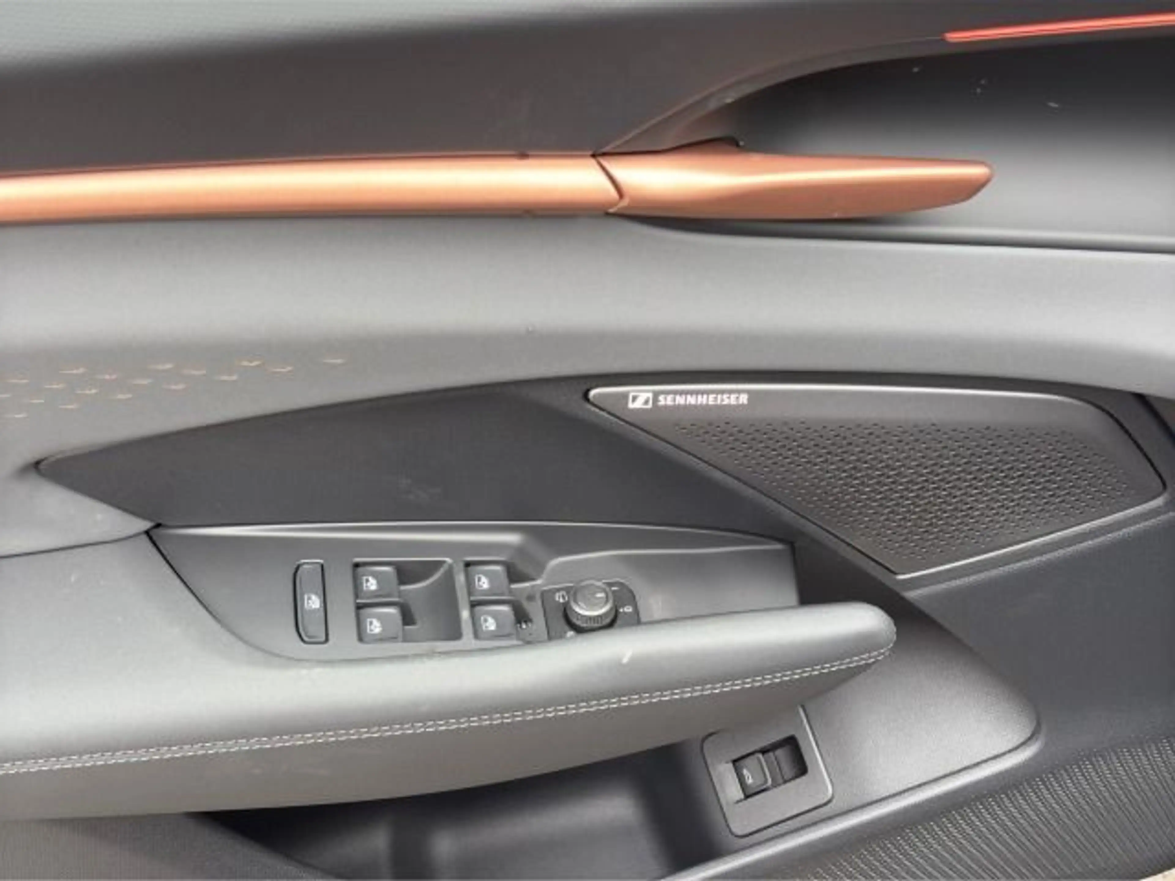 CUPRA Terramar 2.0 TSI DSG VZ 4DRIVE SENNHEISER REAR V — photo 8