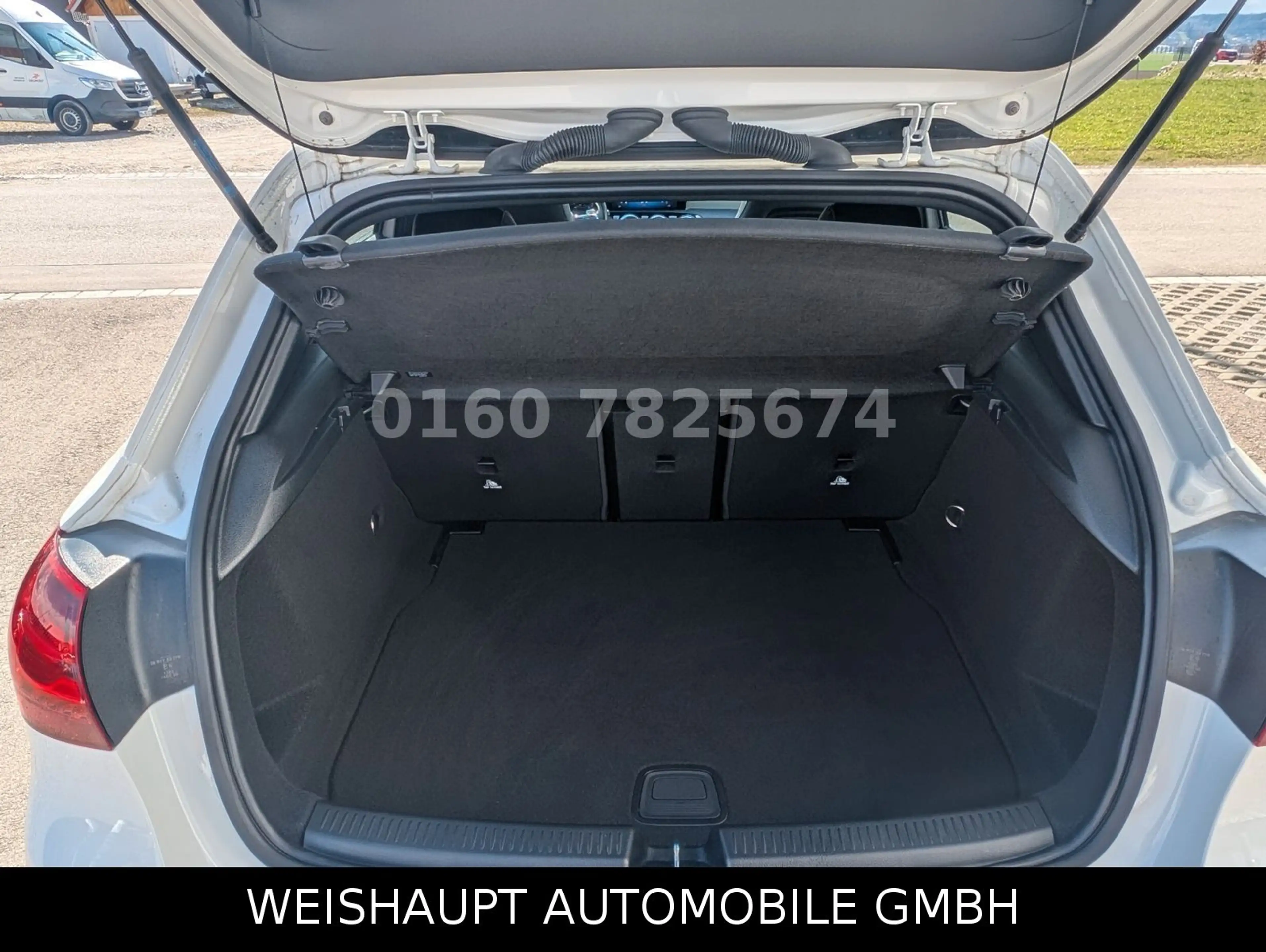 Mercedes-Benz A 35 AMG A 4Matic Pano-360^-Kamera-8x19-Multibe. — photo 22