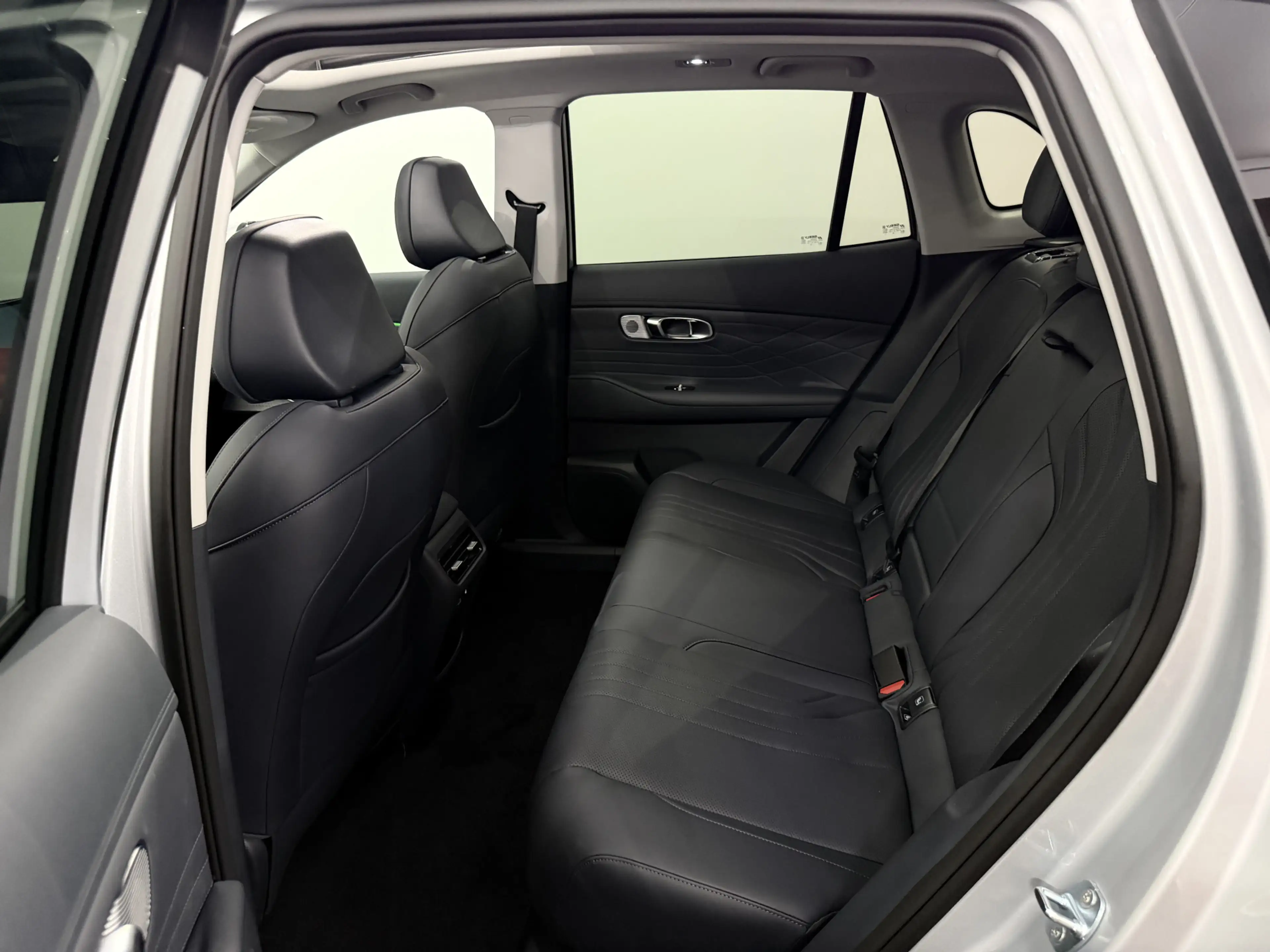 Geely Starray EM-i 1.5 Max+ Launch Edition Panoramadak, Leder, 360 Ca — photo 9