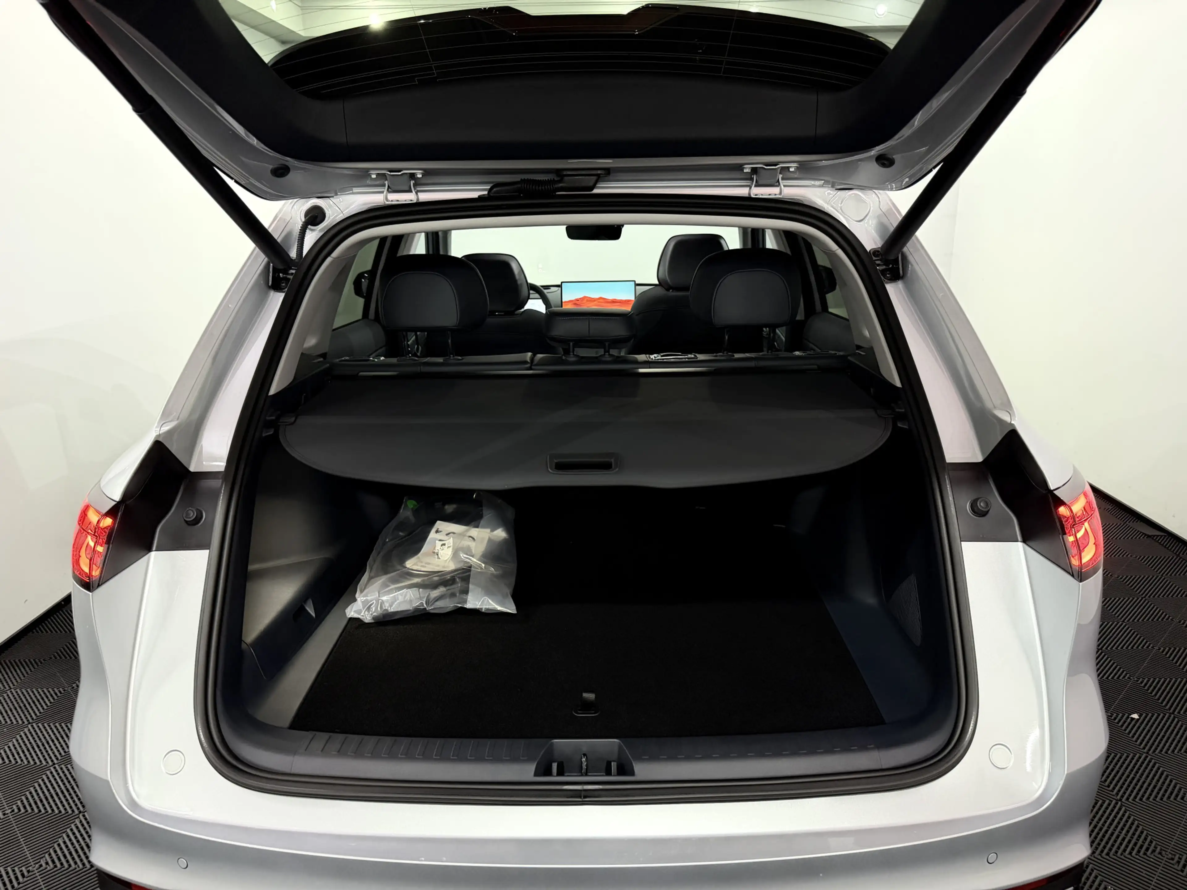 Geely Starray EM-i 1.5 Max+ Launch Edition Panoramadak, Leder, 360 Ca — photo 37