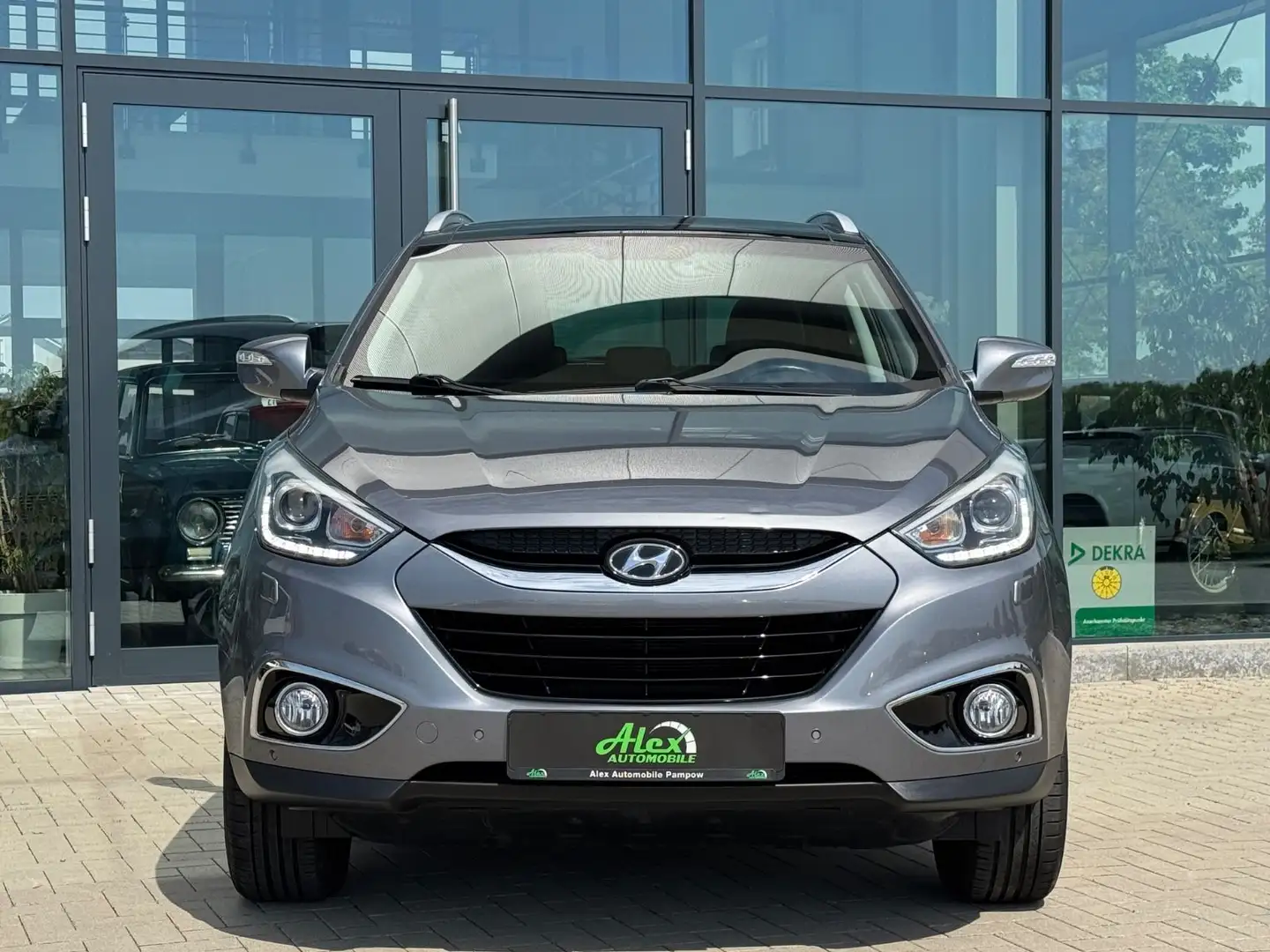 Hyundai iX35 2.0 Trend 2WD Pano Kamera Navi Leder Grau - 2