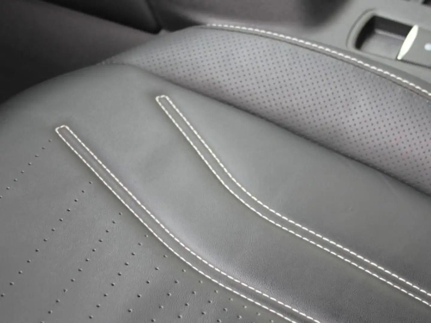 Ford Kuga 1.5 EB Vignale Leder Kamera LED 1.Hand Argent - 2