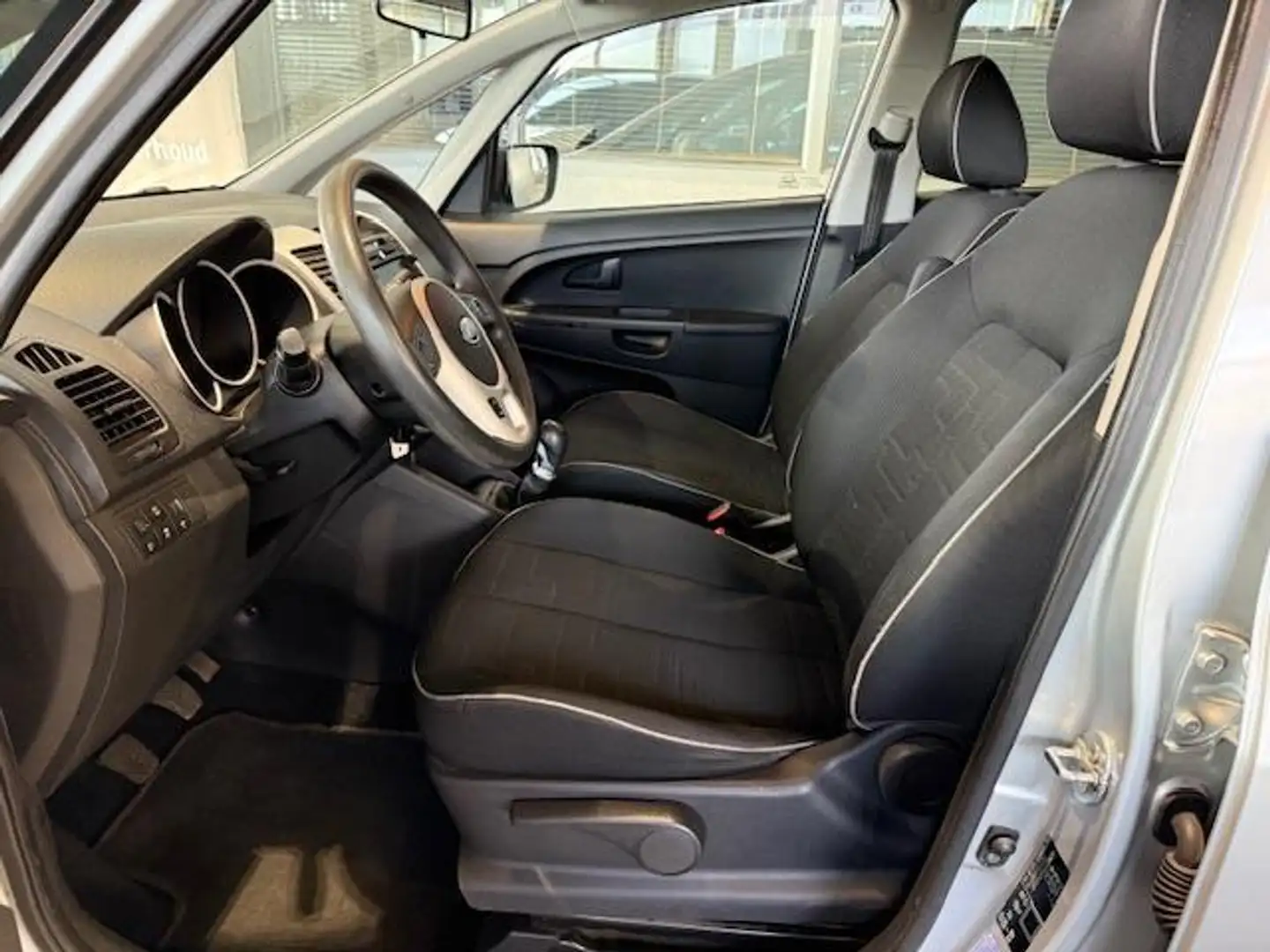 Kia Venga 1.4 CVVT Plus Pack Navi|Cruise|Trekhaak Grijs - 2