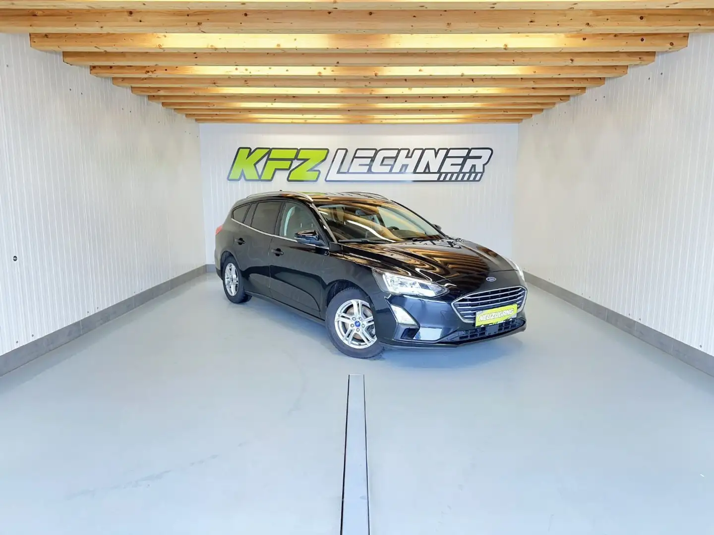 Ford Focus Turnier 1.5 EcoBl. "NAVI*R-KAM*LED*SITZH" Schwarz - 1