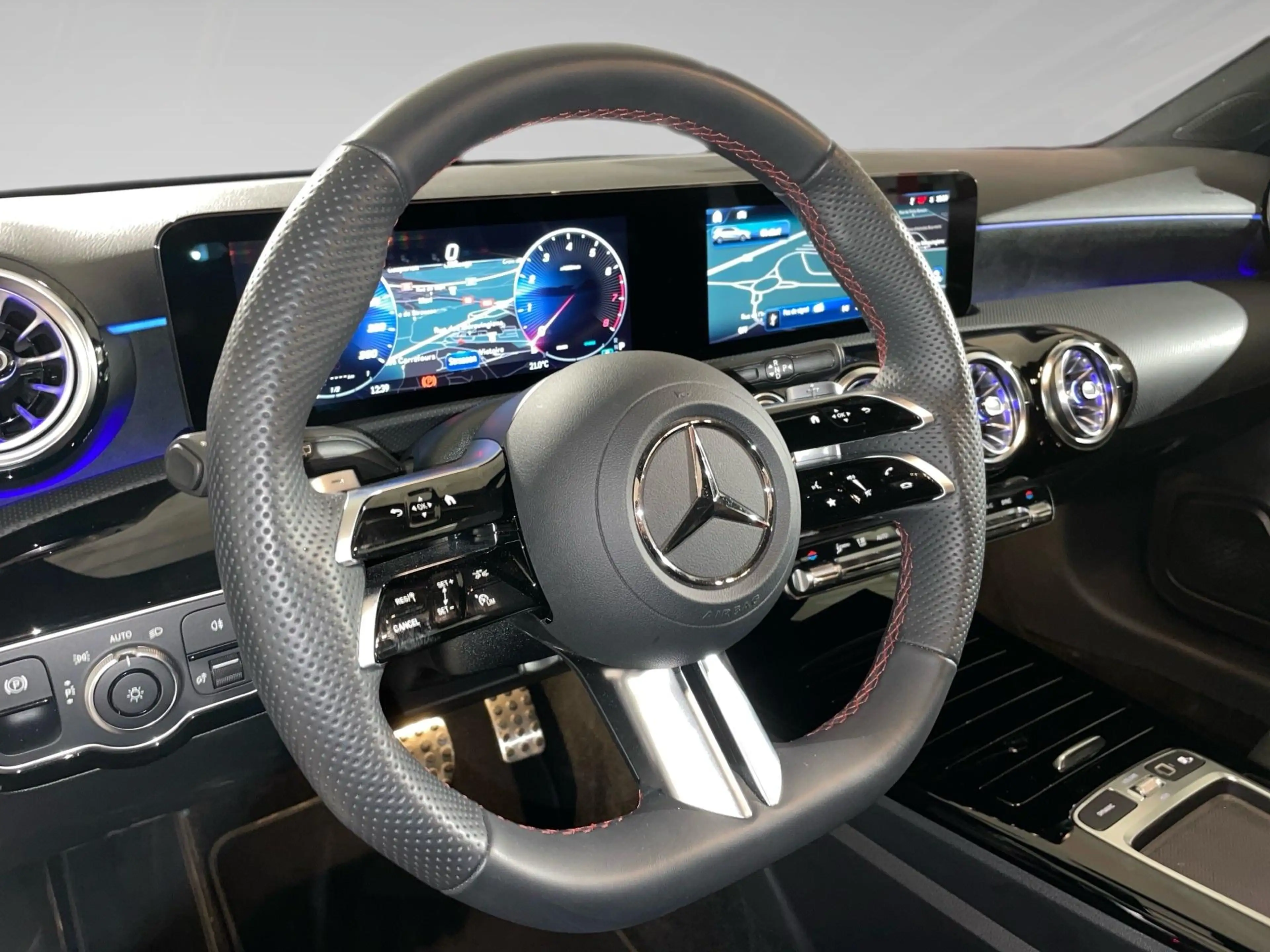 Mercedes-Benz A 200 1.3 hatchback AMG EDITION — photo 8