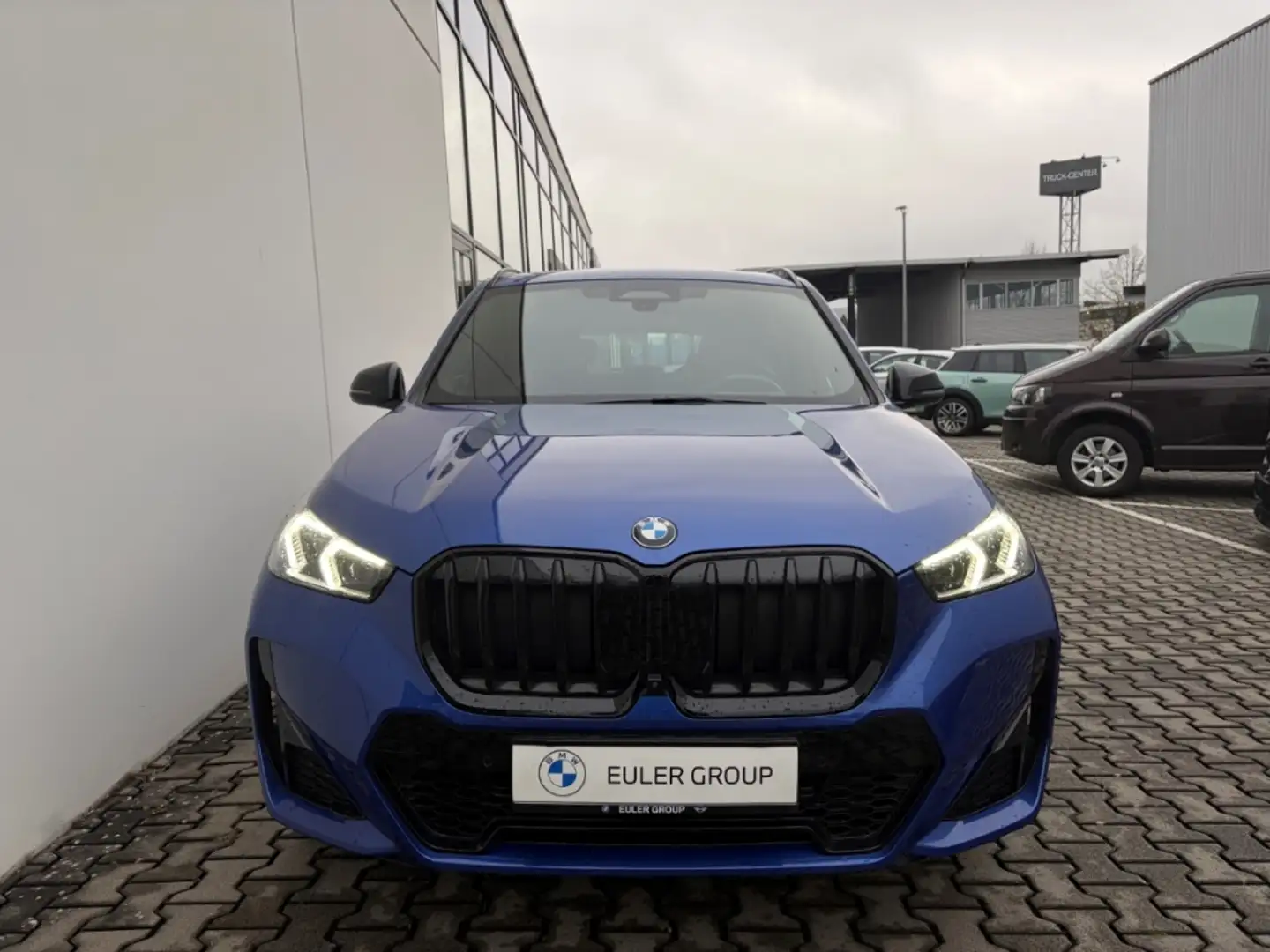 BMW X1 sDrive18dA M-Sport SHZ PANO H/K HUD LCProf Blau - 2