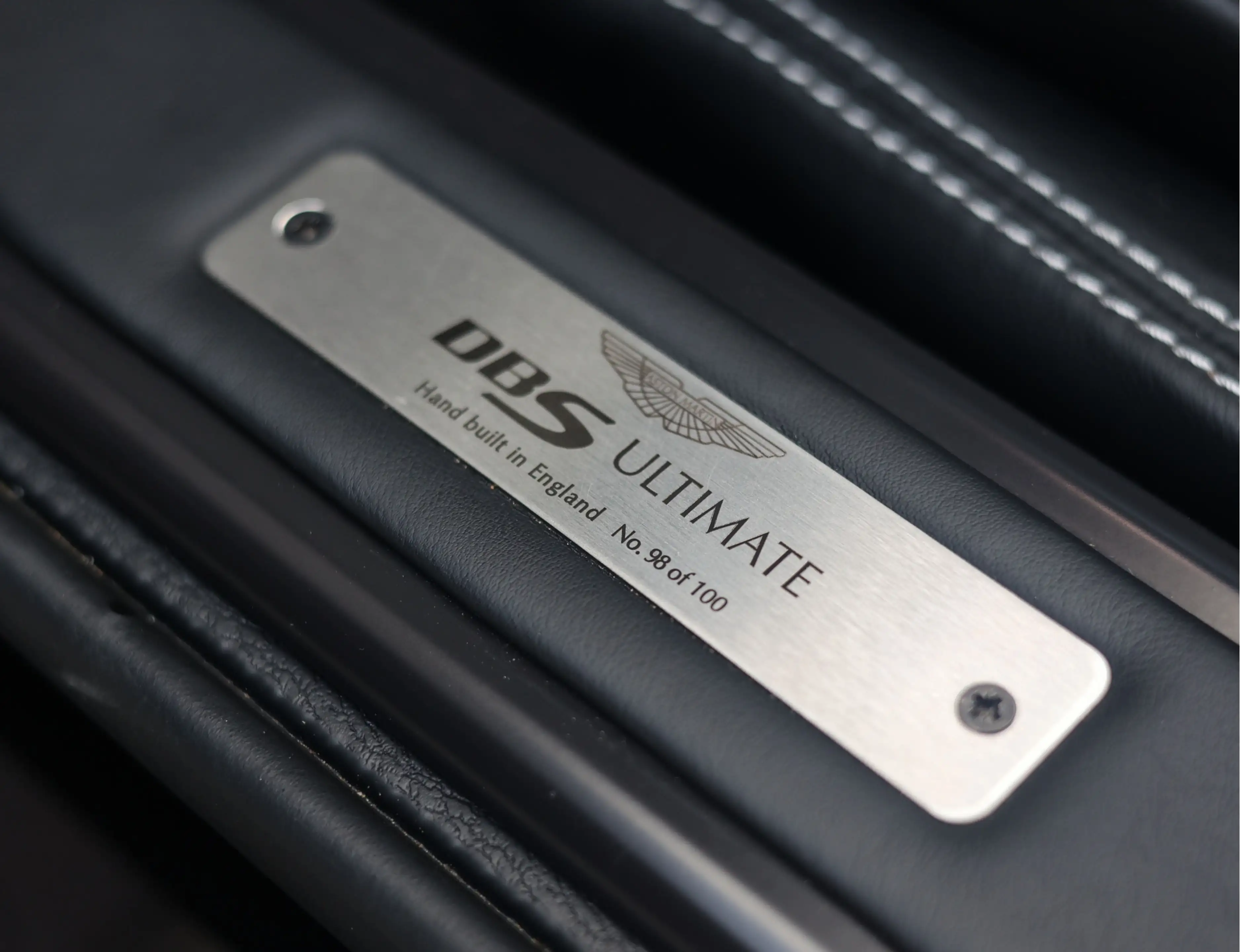Aston Martin DBS Volante Ultimate 6.0 V12 | 1/41 - Carbon Black — photo 5