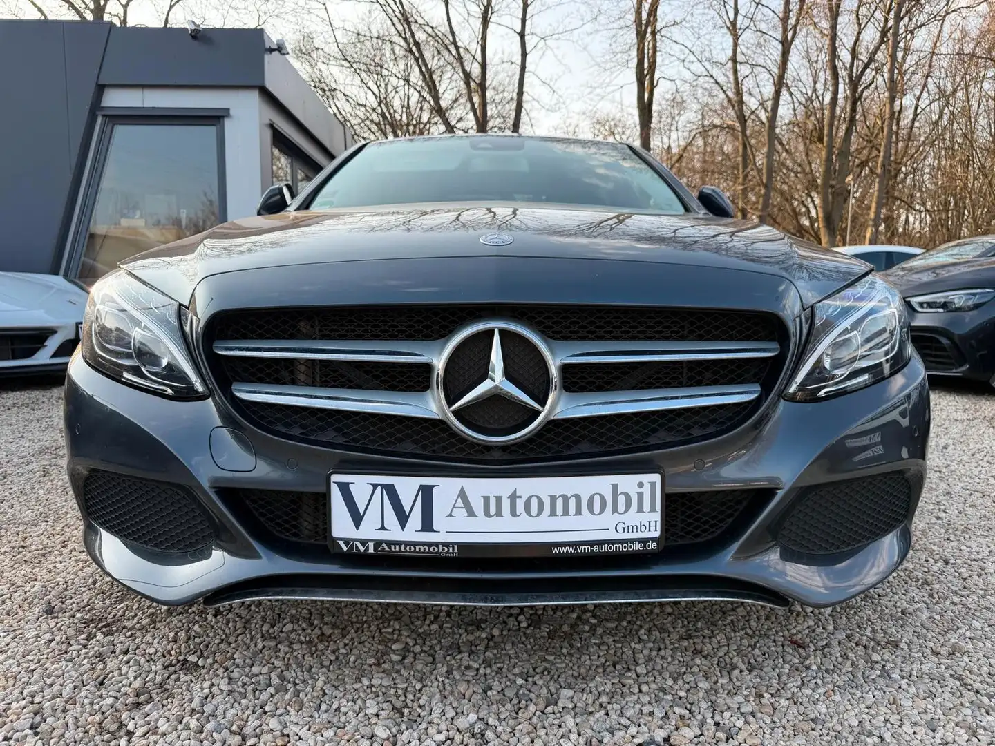 Mercedes-Benz C 200 Limousine Navi*Tempo*SitzHz.*8Fach Grau - 2