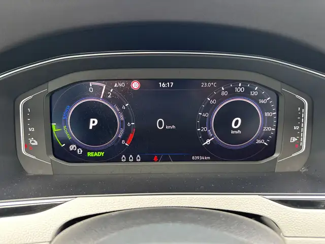 Volkswagen Passat view 20