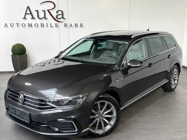 Volkswagen Passat view 2