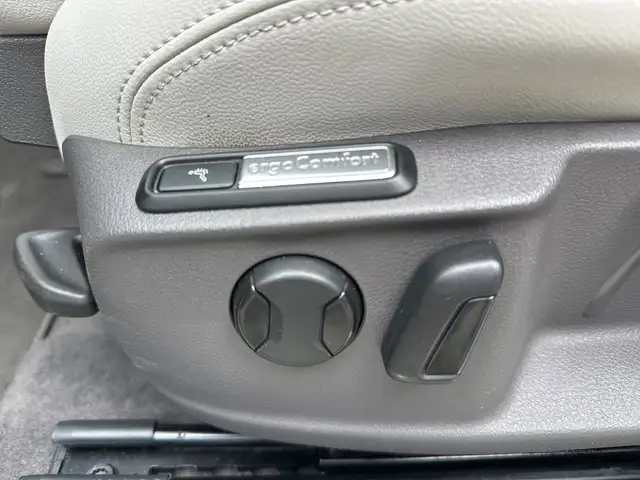 Volkswagen Passat view 11