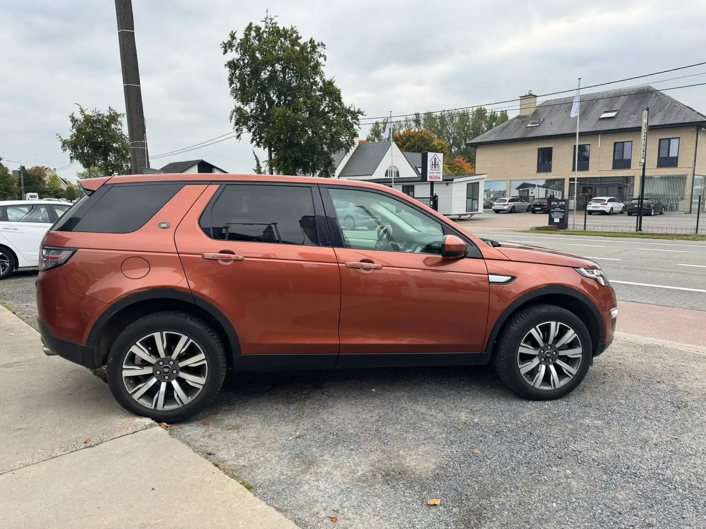 Land Rover Discovery Sport Discovery Sport TD4 Aut. HSE Luxury Bruin - 2