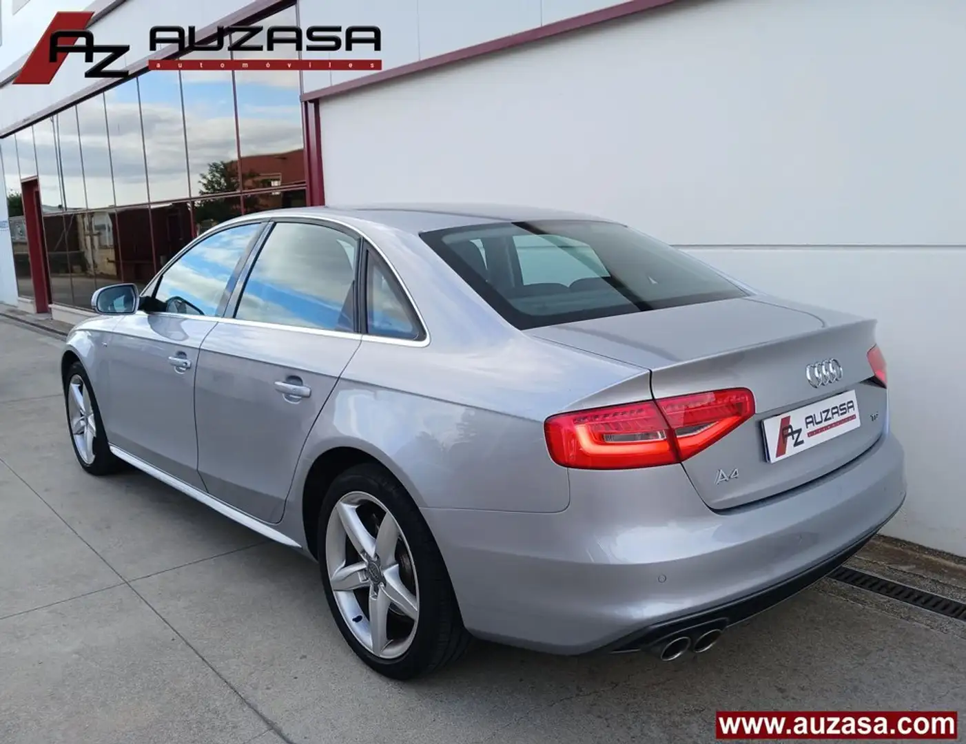 Audi A4 2.0TDI Design edition 110kW Burdeos - 2