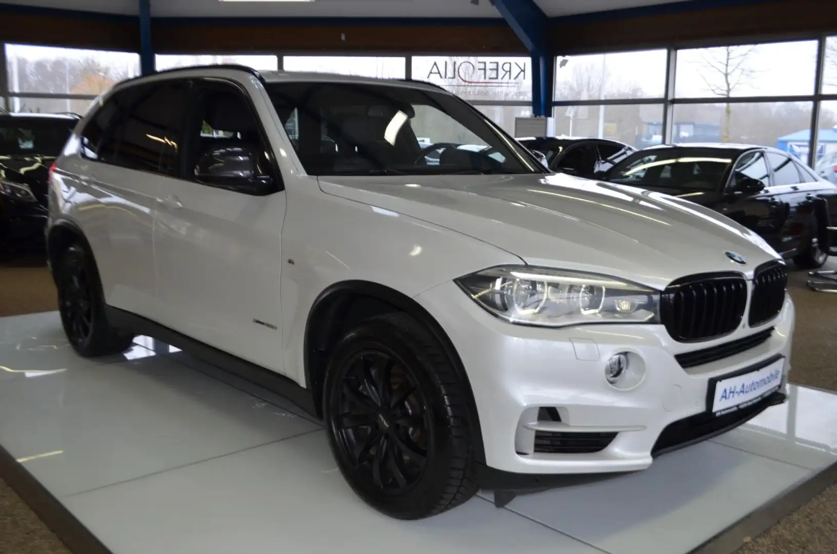 BMW X5 xDrive 50 i XENON / NAVI / LEDER / HUD /R-KAM Weiß - 2
