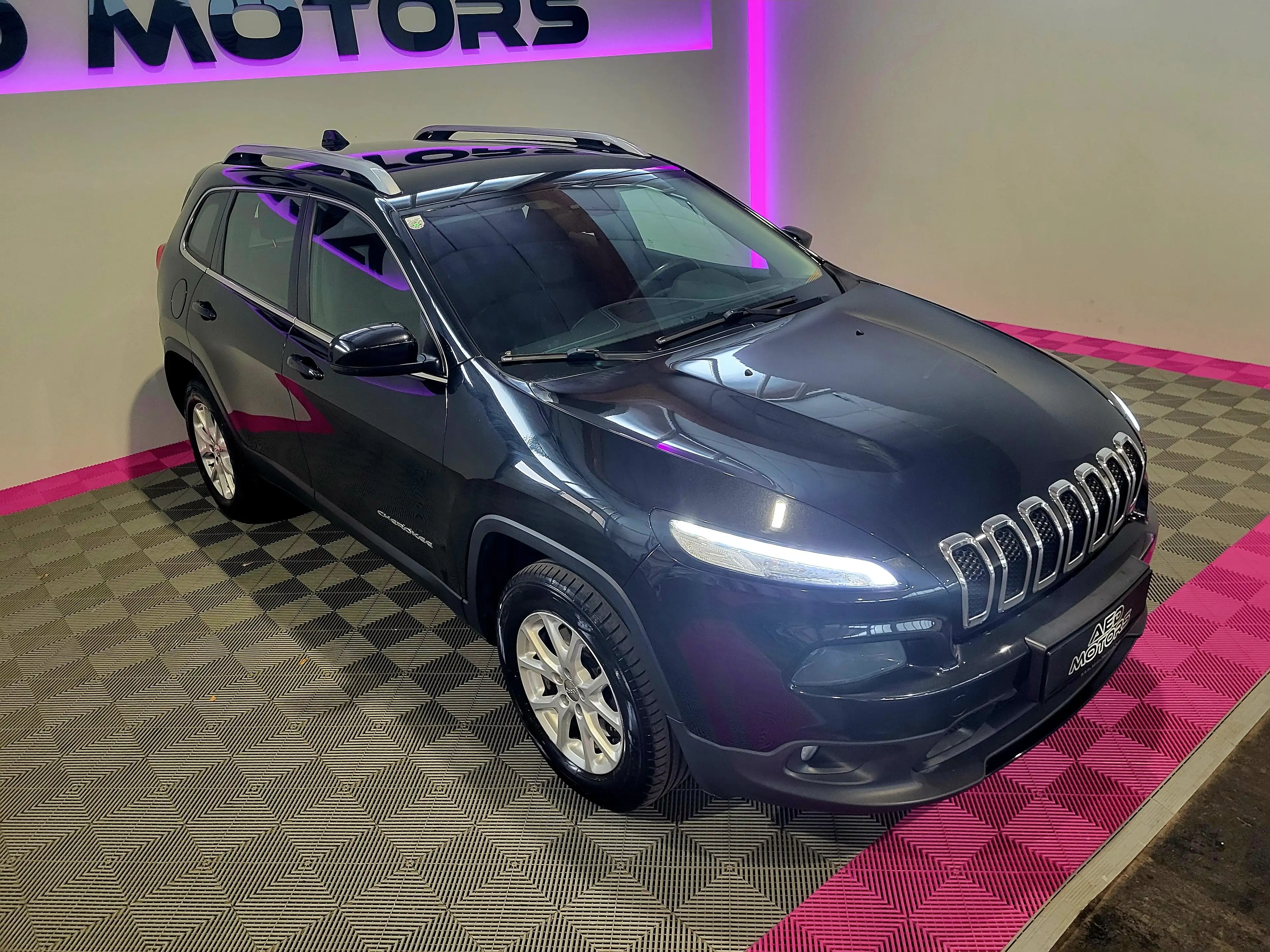 Jeep Cherokee Longitude 4WD — photo 6