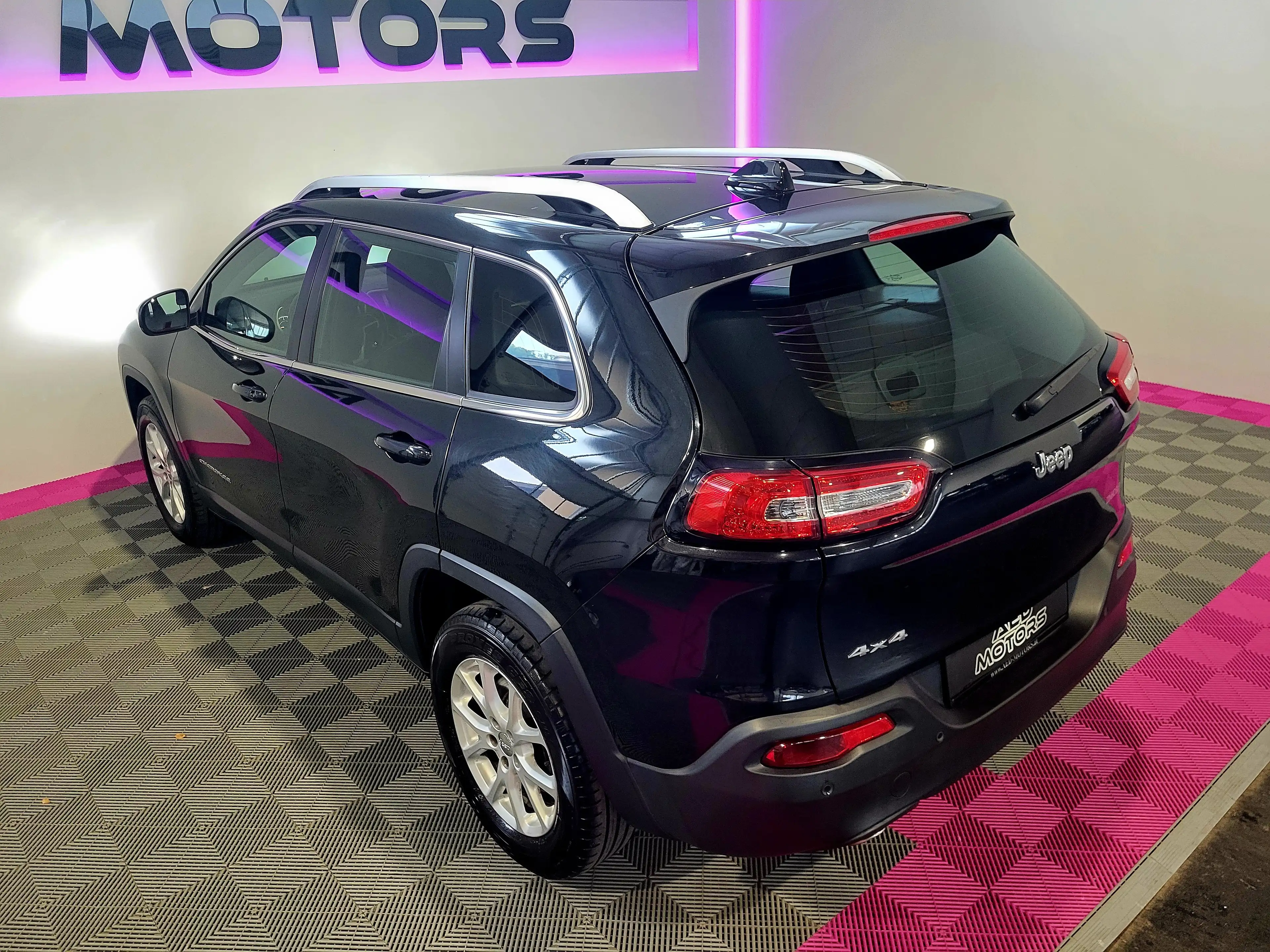 Jeep Cherokee Longitude 4WD — photo 15