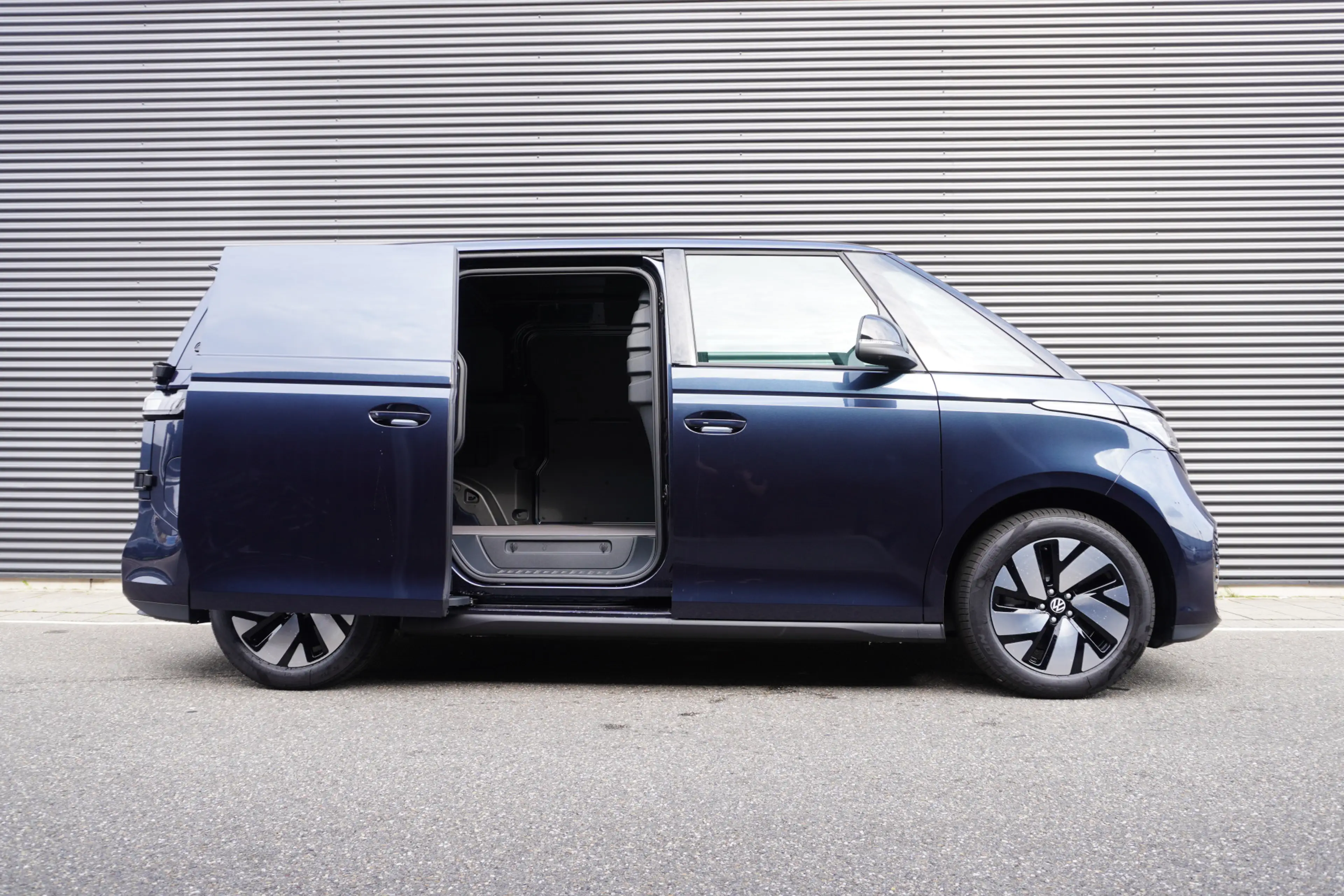 Volkswagen ID. Buzz Cargo ID. Buzz Cargo 286 pk, Achteruitrijcamera, Comfort — photo 4