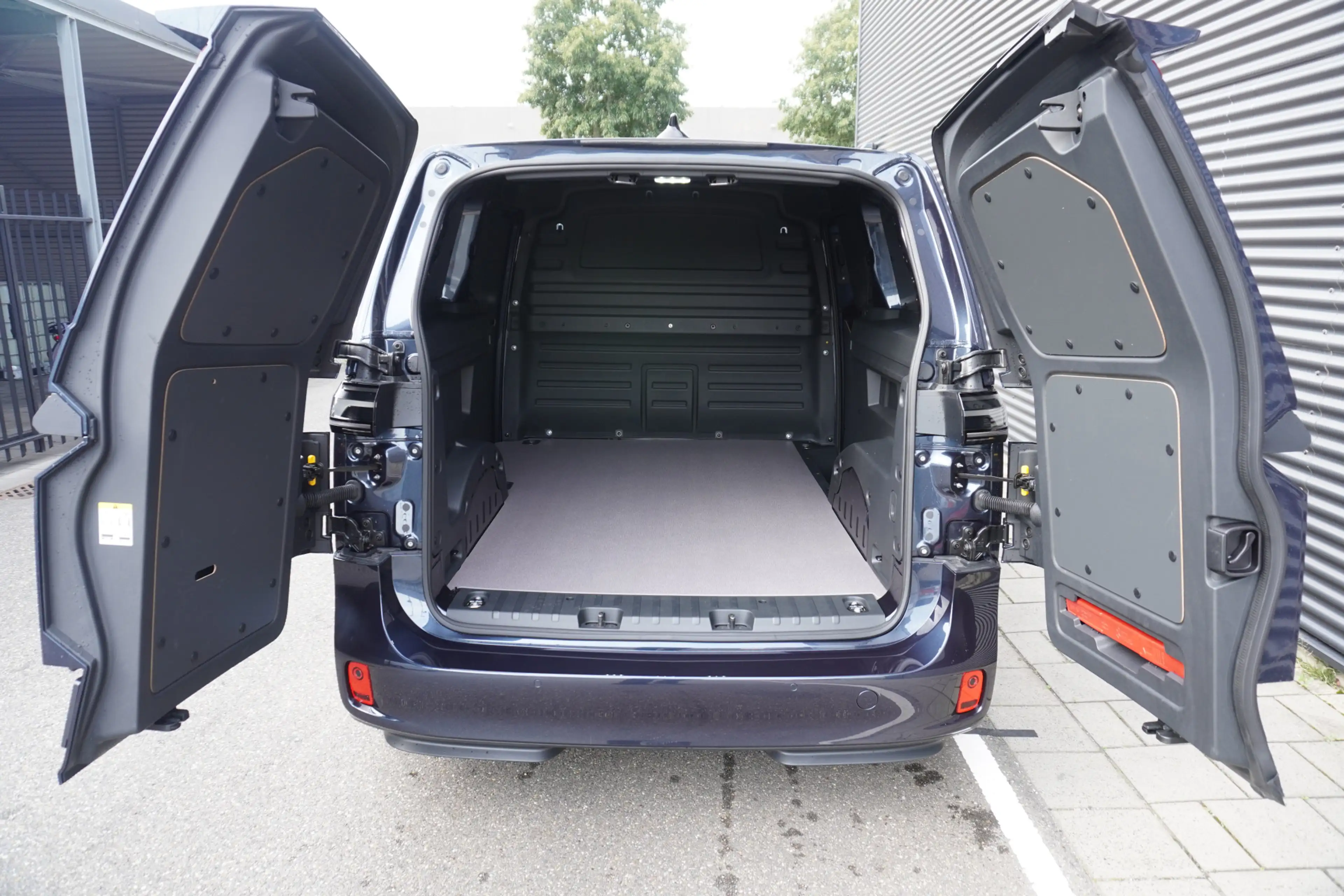 Volkswagen ID. Buzz Cargo ID. Buzz Cargo 286 pk, Achteruitrijcamera, Comfort — photo 8