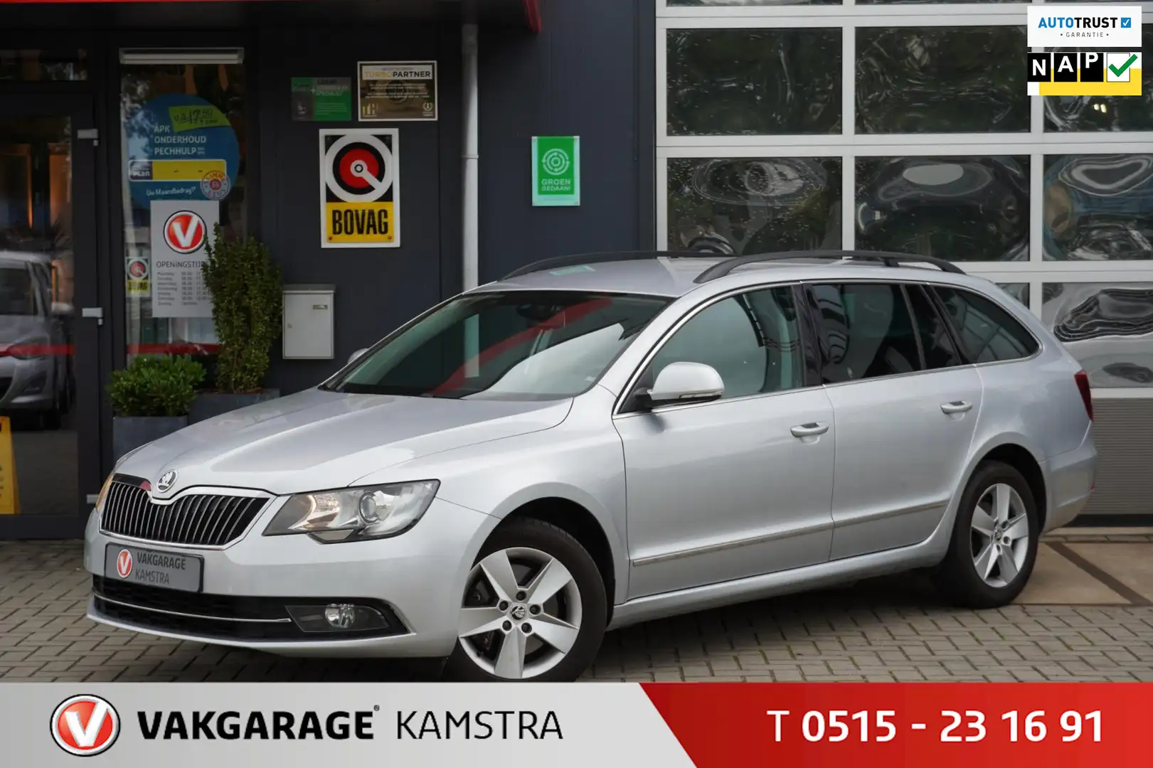 Skoda Superb Combi 1.8 TSI DSG 161PK Clima/Cruise/Navi/Trekh Grijs - 1