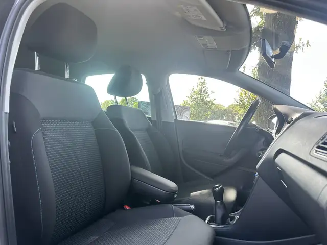 Volkswagen Polo view 22