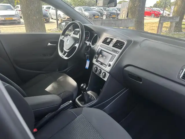 Volkswagen Polo view 21