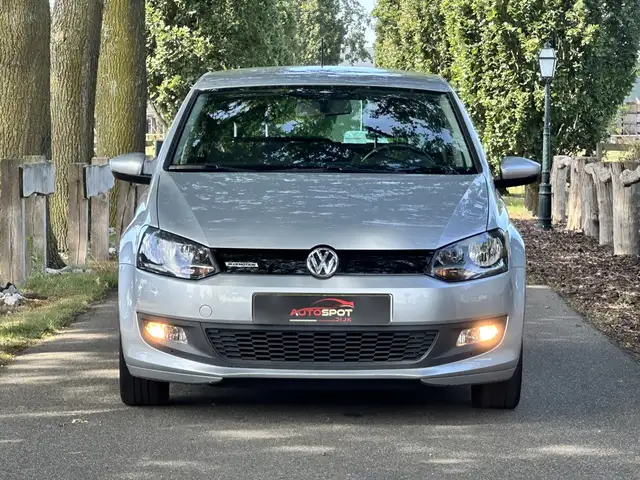 Volkswagen Polo view 6