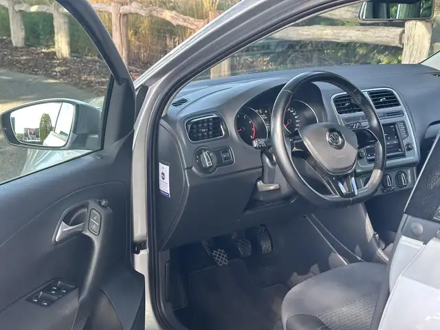 Volkswagen Polo view 16